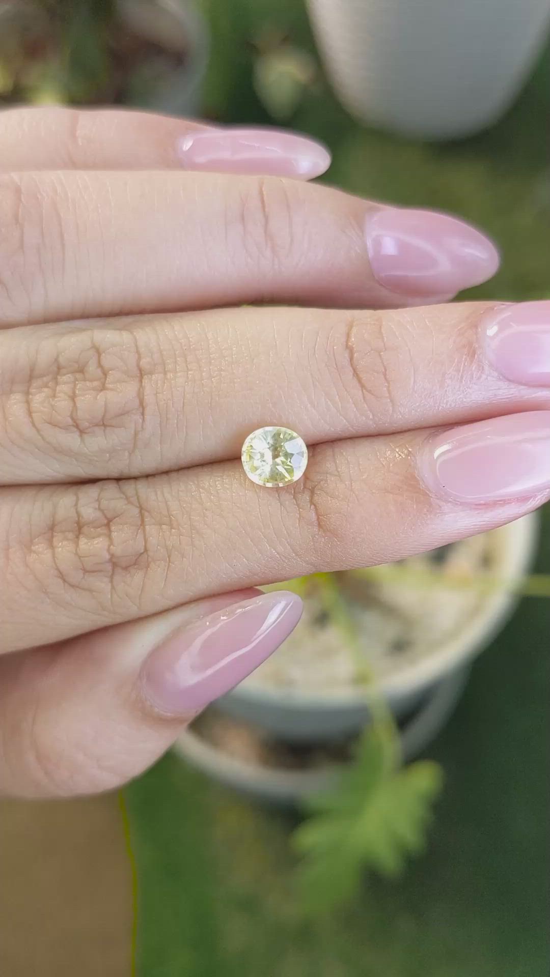 1.01 Ct. Yellow Sapphire from Ceylon (Sri Lanka) Size Video