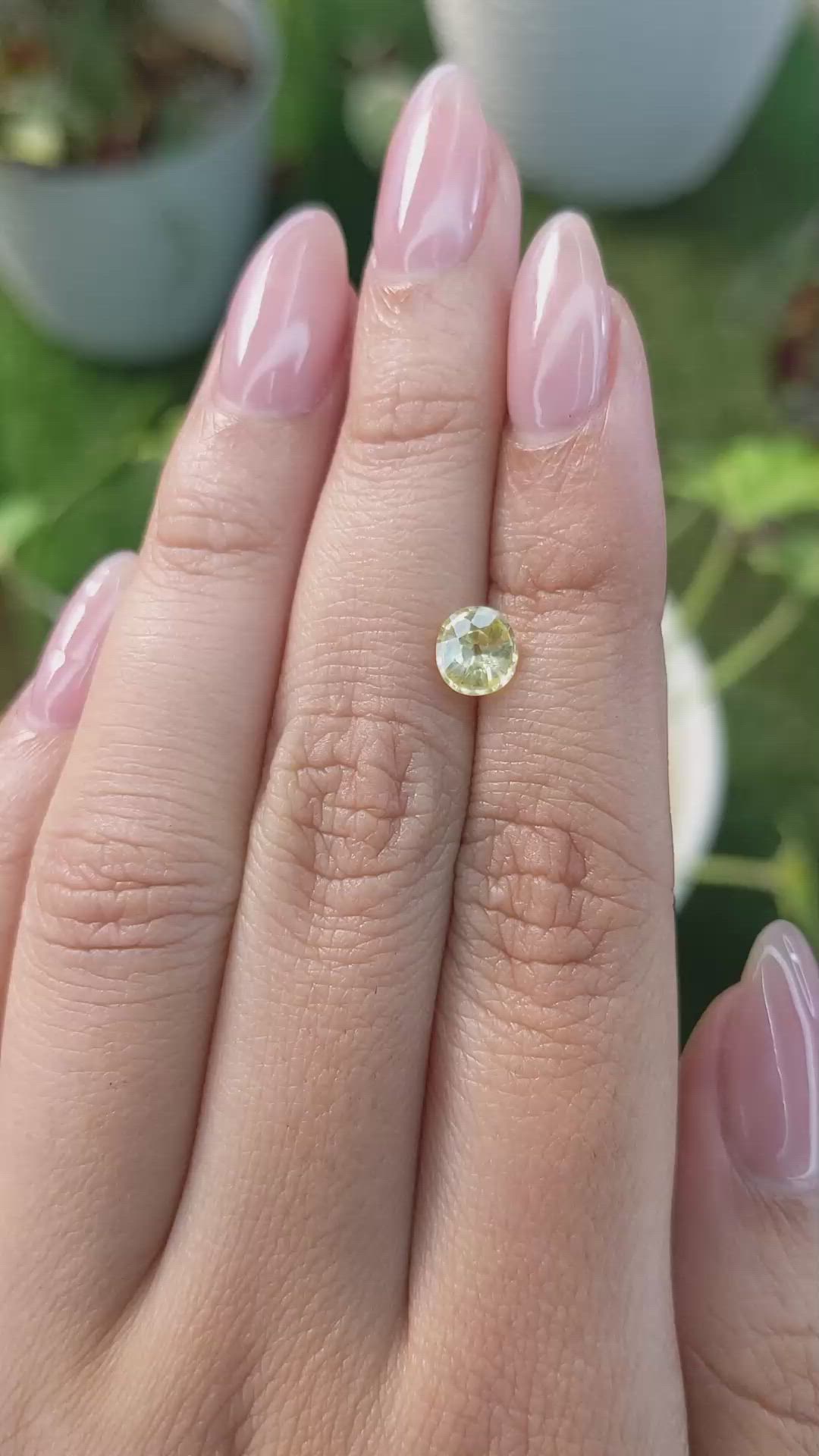 1.01 Ct. Yellow Sapphire from Ceylon (Sri Lanka) Size Video