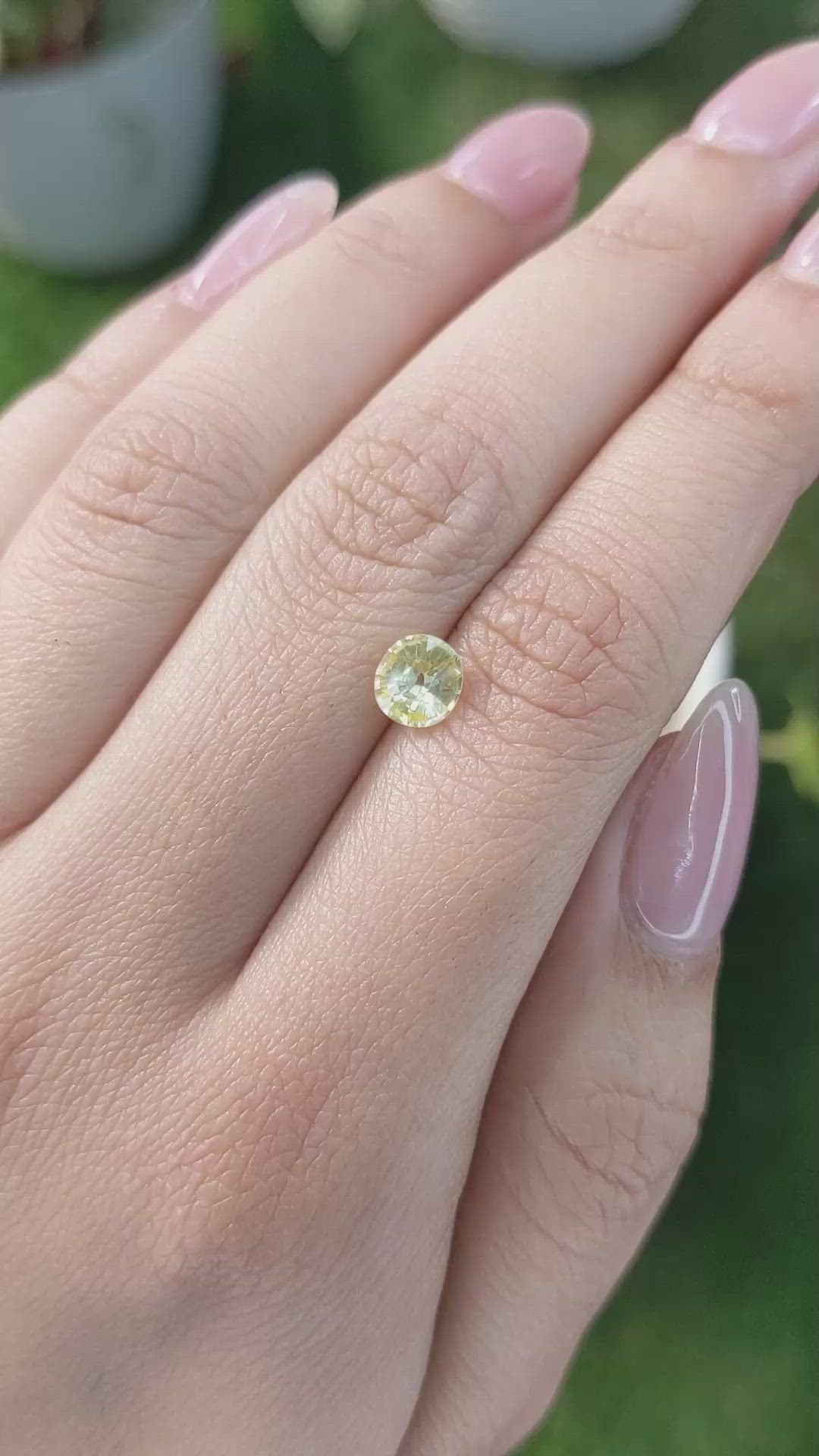 1.01 Ct. Yellow Sapphire from Ceylon (Sri Lanka) Size Video
