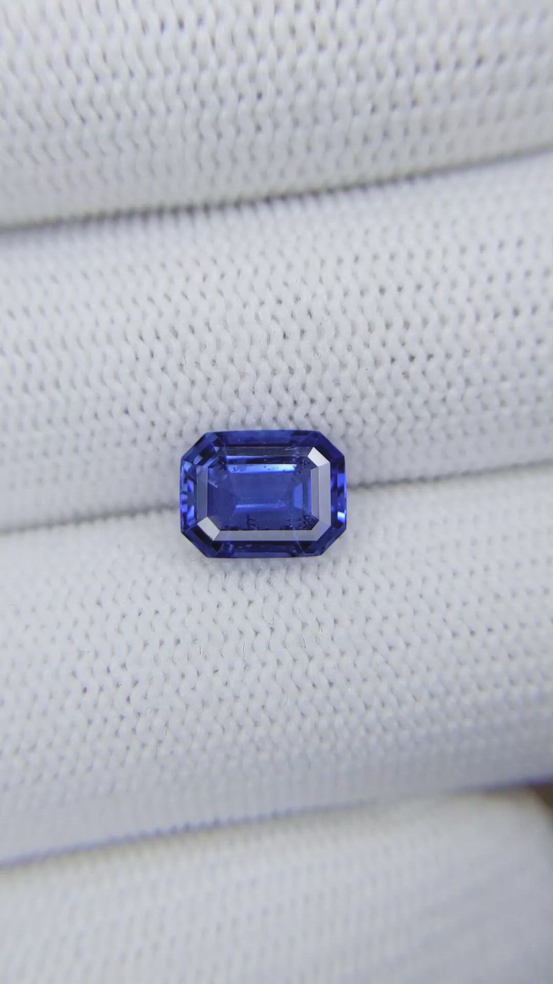 2.69 Ct. Blue Sapphire from Ceylon (Sri Lanka) Size Video