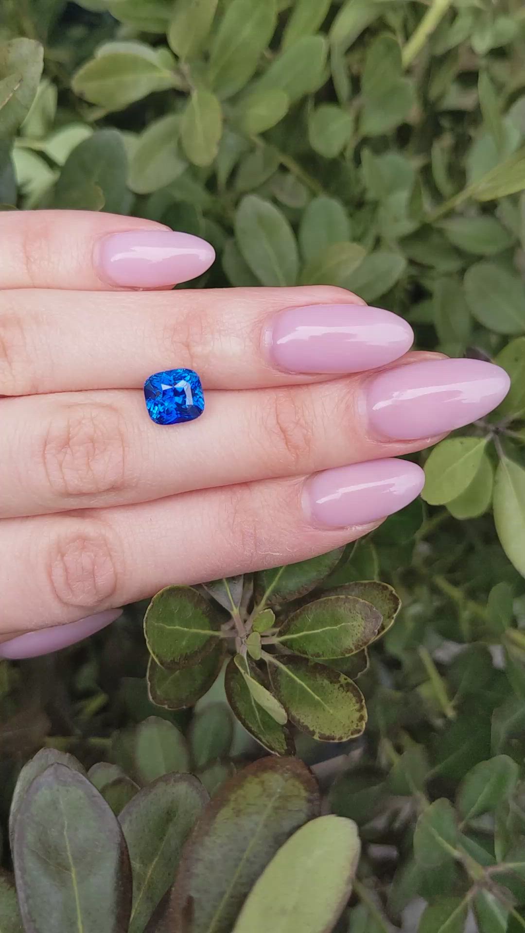 4.01 Ct. Blue Sapphire from Ceylon (Sri Lanka) Size Video