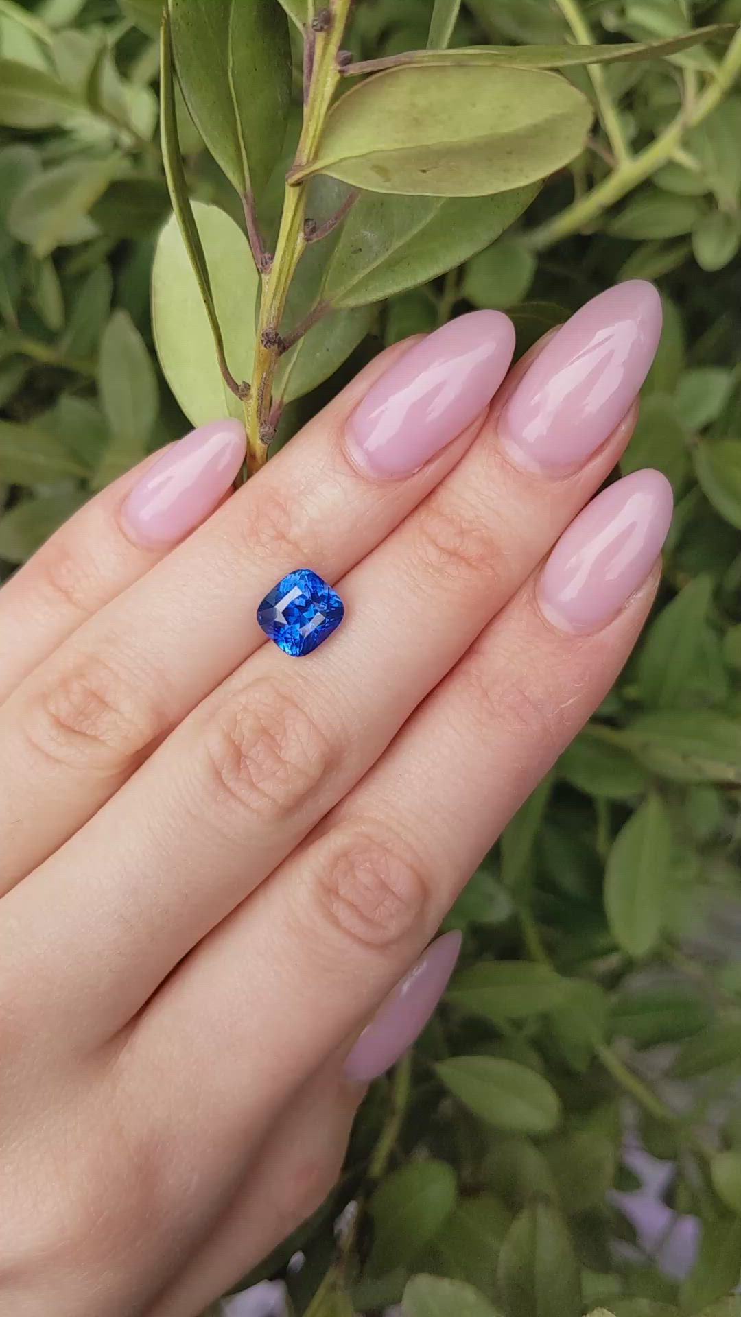 4.01 Ct. Blue Sapphire from Ceylon (Sri Lanka) Size Video