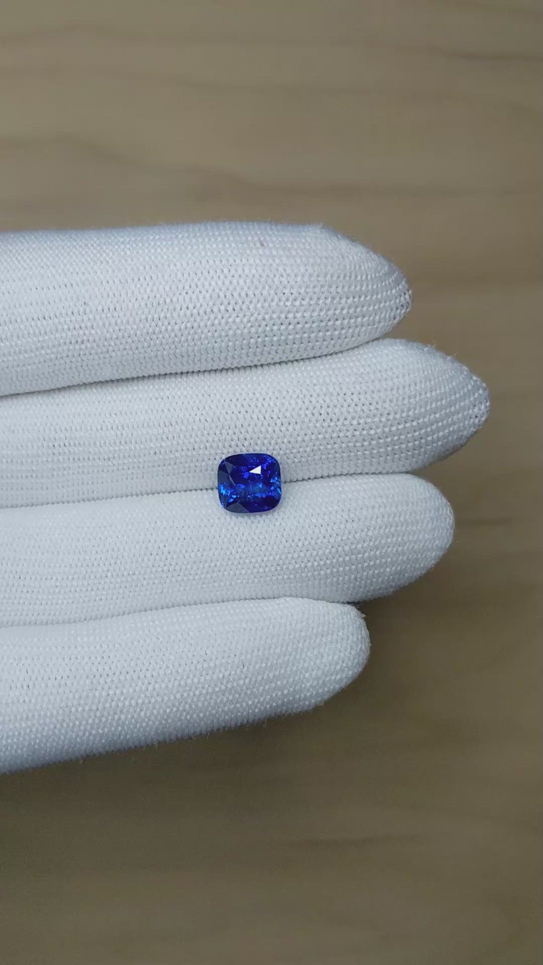 4.01 Ct. Blue Sapphire from Ceylon (Sri Lanka) Size Video
