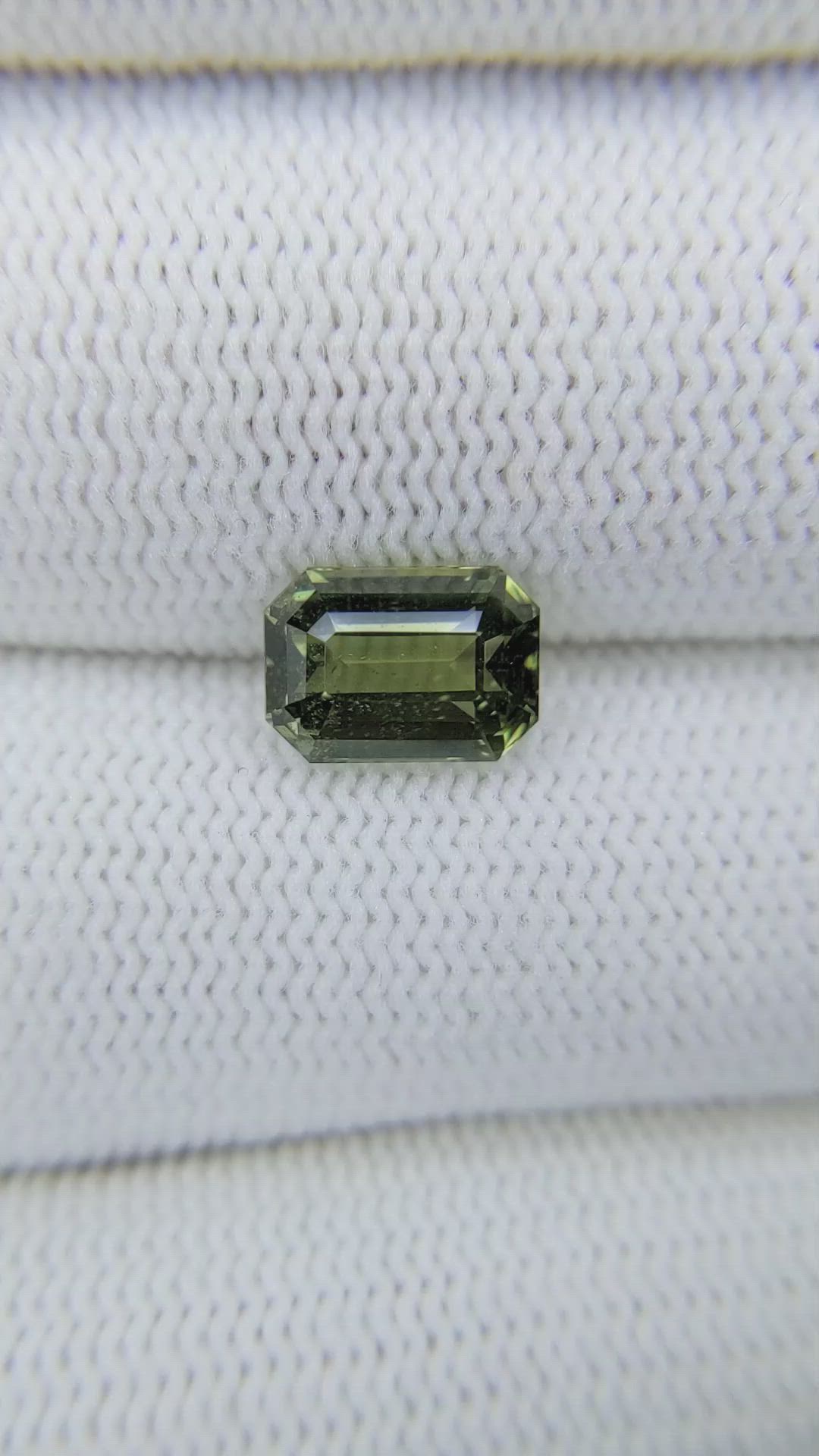 3.00 Ct. Yellowish Green Sapphire from Ceylon (Sri Lanka) Size Video