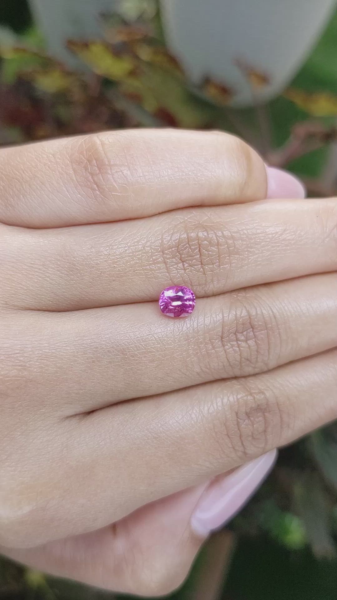 1.03 Ct. Pinkish Purple Sapphire from Ceylon (Sri Lanka) Size Video