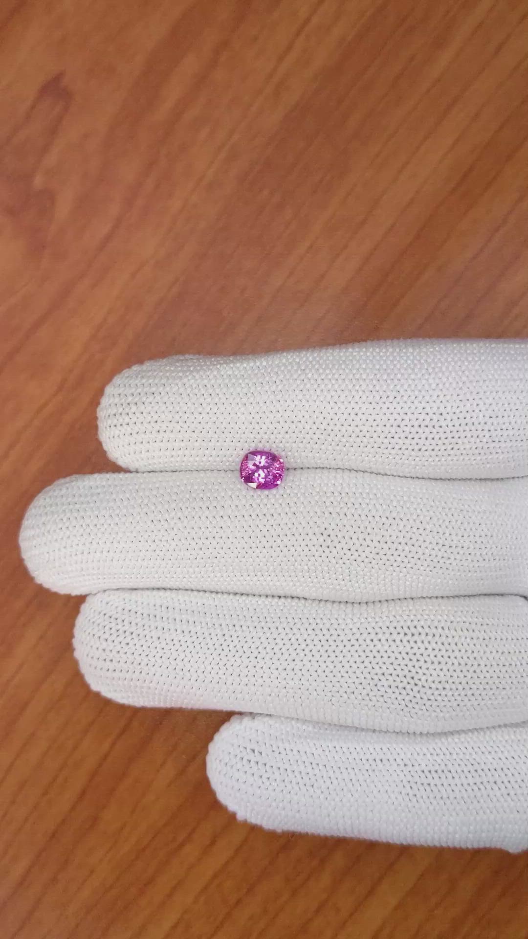 1.03 Ct. Pinkish Purple Sapphire from Ceylon (Sri Lanka) Size Video