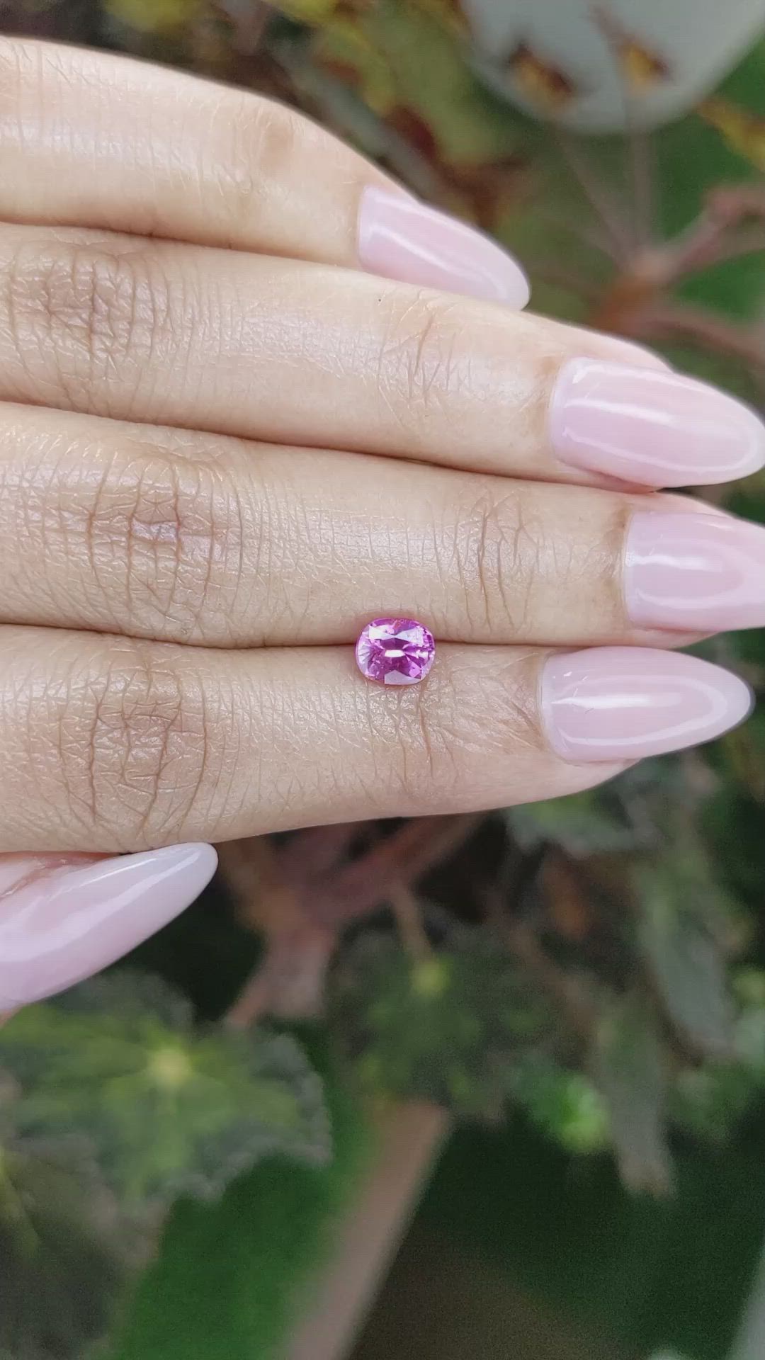 1.03 Ct. Pinkish Purple Sapphire from Ceylon (Sri Lanka) Size Video