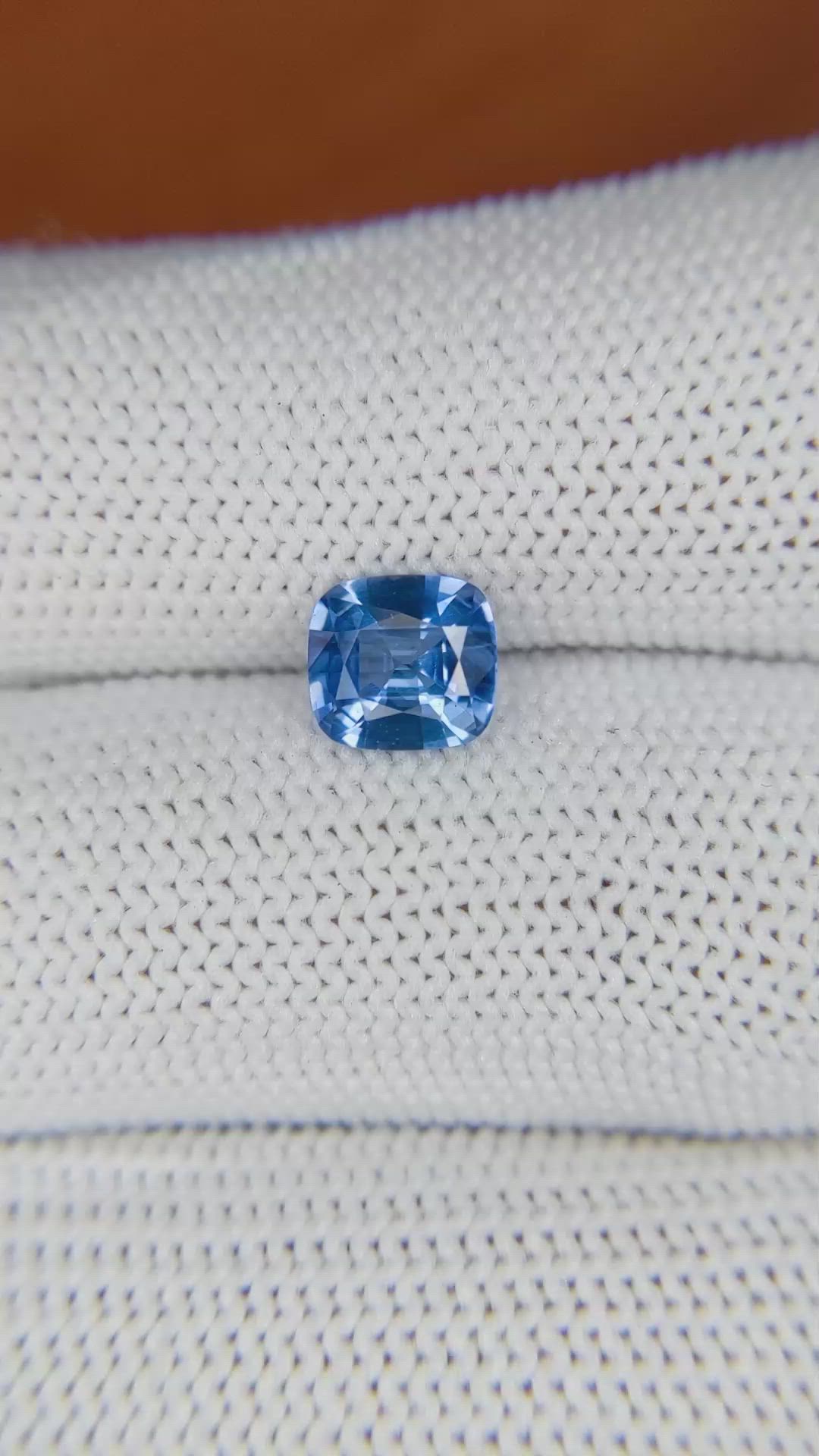 1.23 Ct. Blue Sapphire from Ceylon (Sri Lanka) Size Video