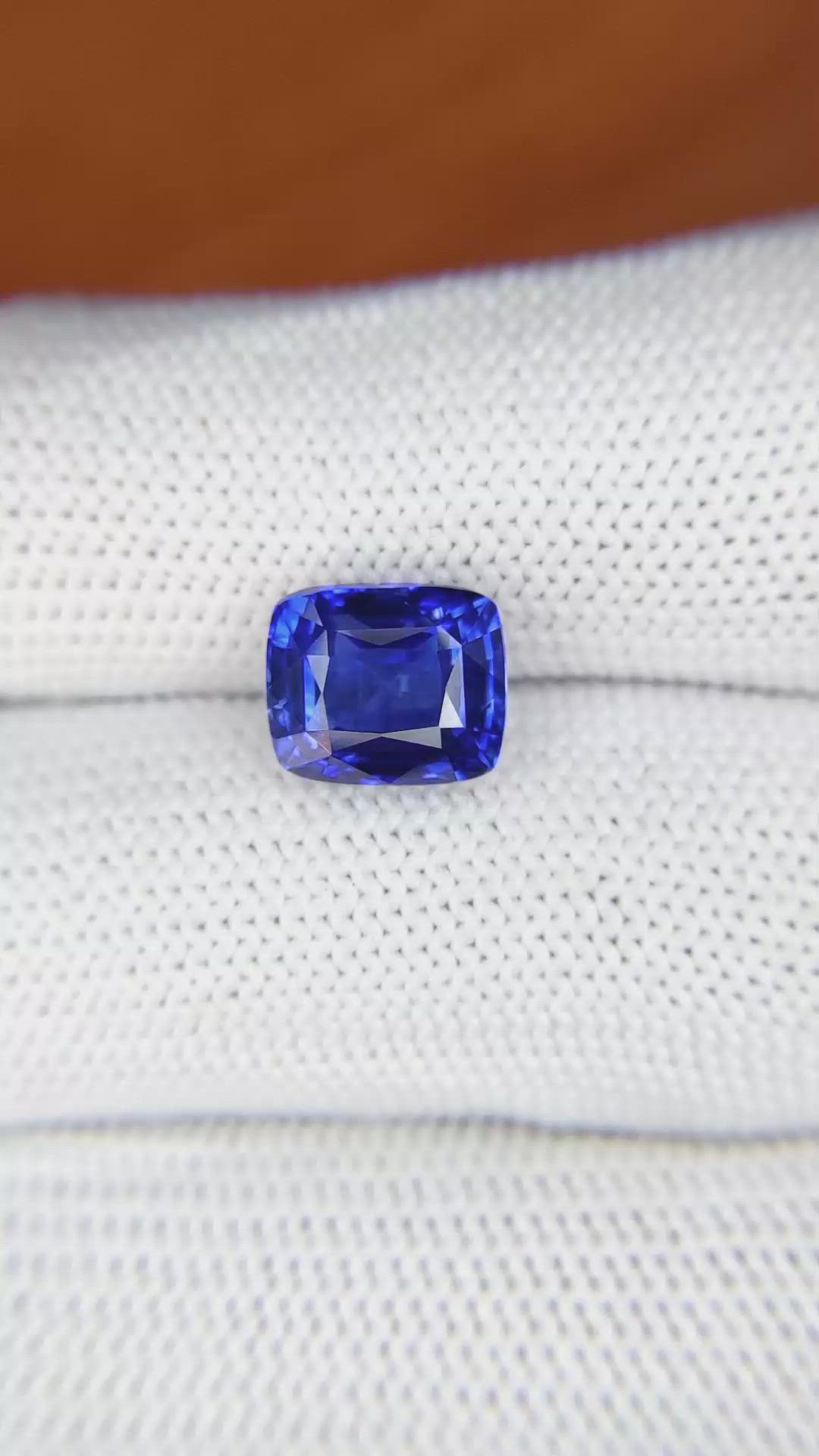 4.16 Ct. Blue Sapphire from Ceylon (Sri Lanka) Size Video