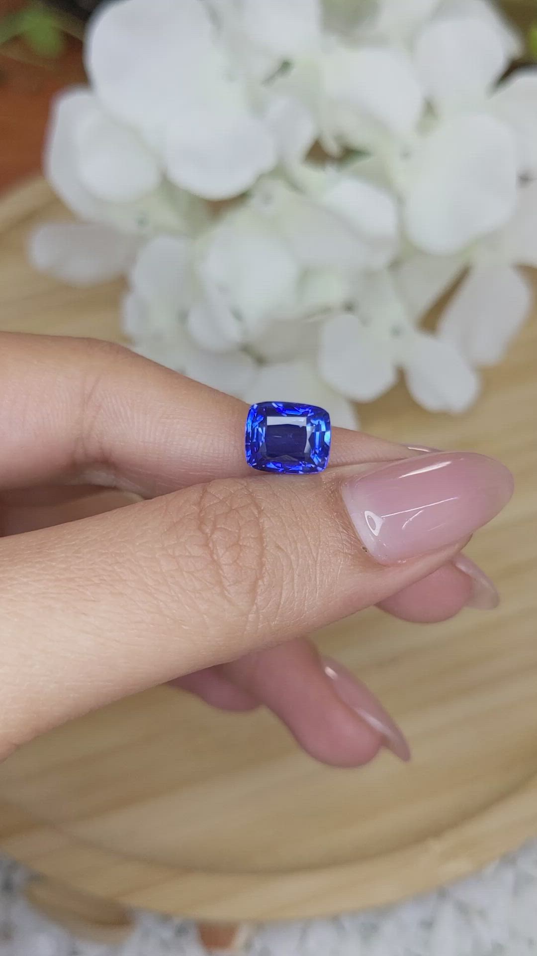4.16 Ct. Blue Sapphire from Ceylon (Sri Lanka) Size Video