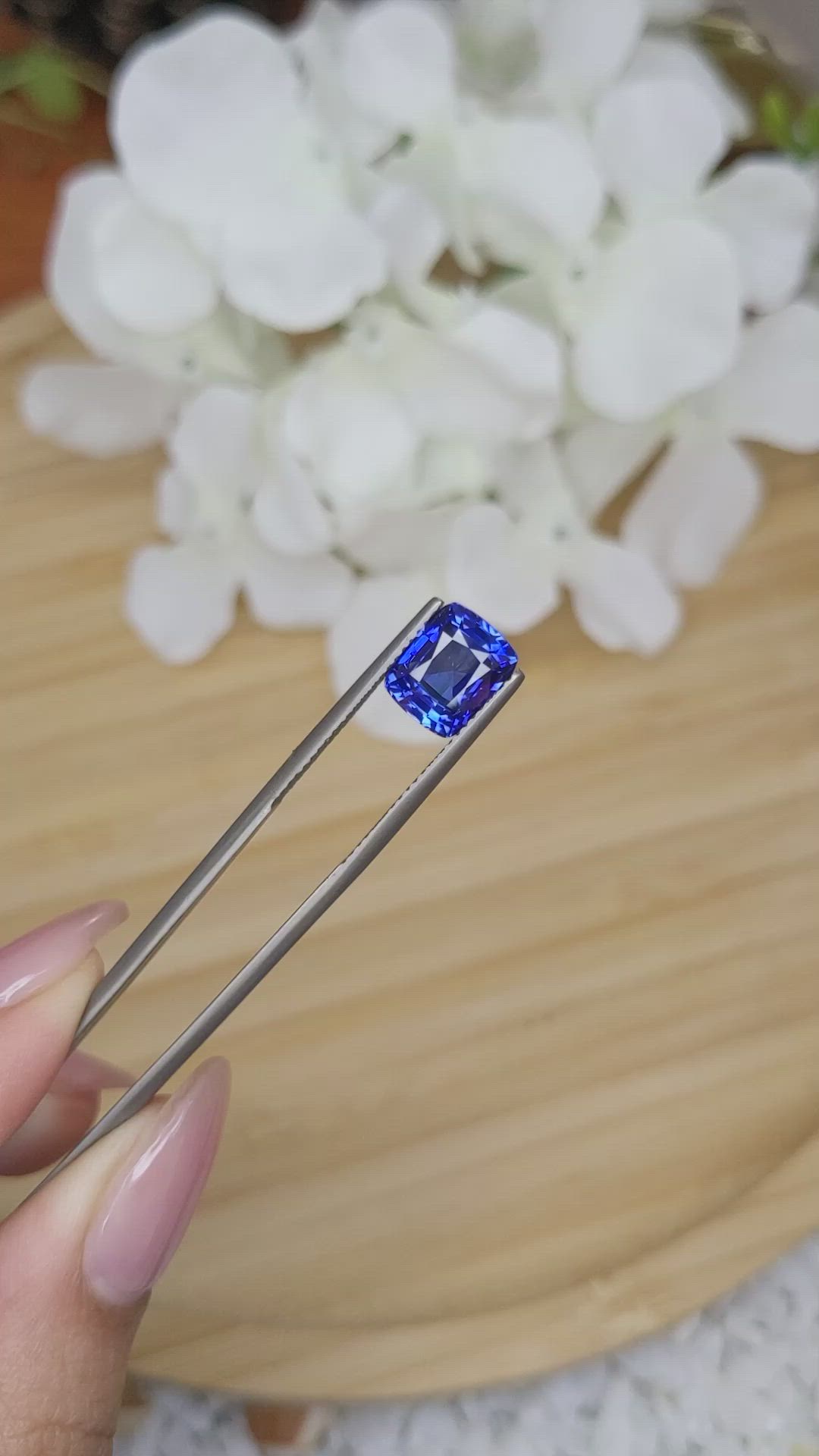 4.16 Ct. Blue Sapphire from Ceylon (Sri Lanka) Size Video