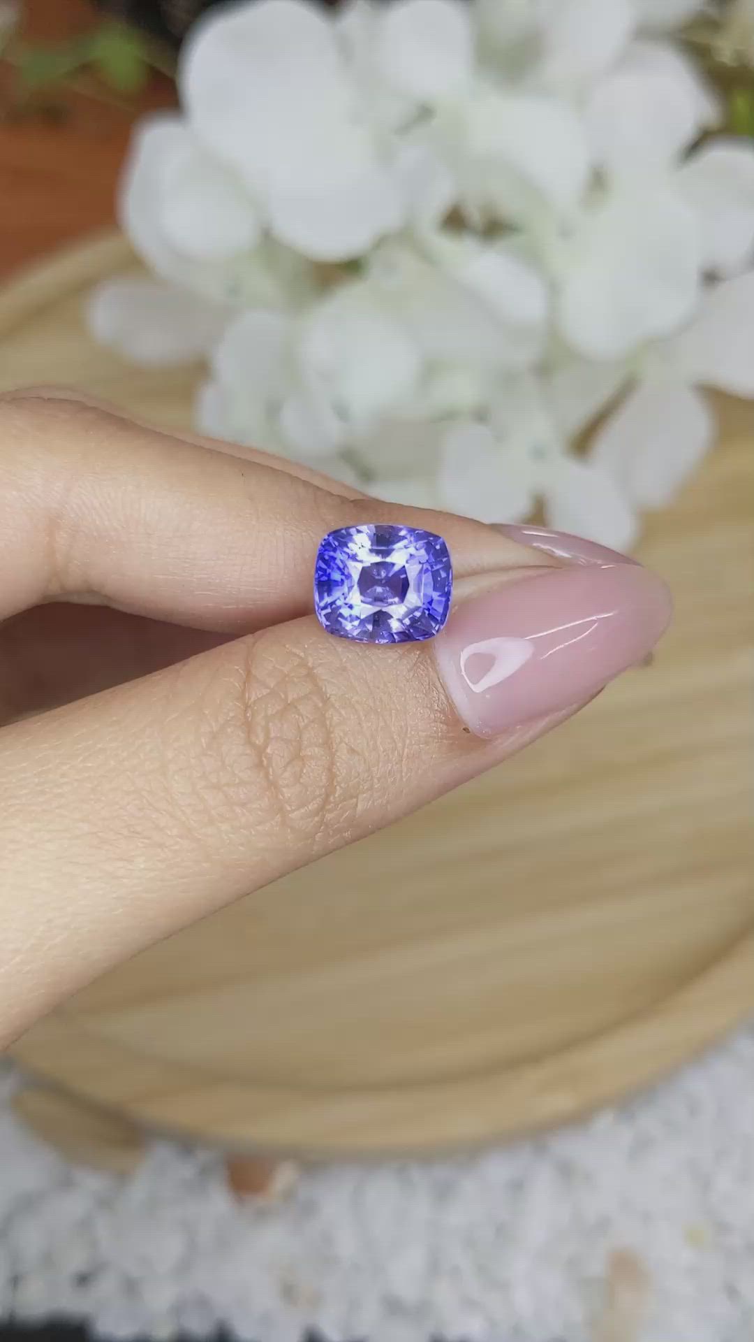 5.15 Ct. Violet Sapphire from Ceylon (Sri Lanka) Size Video