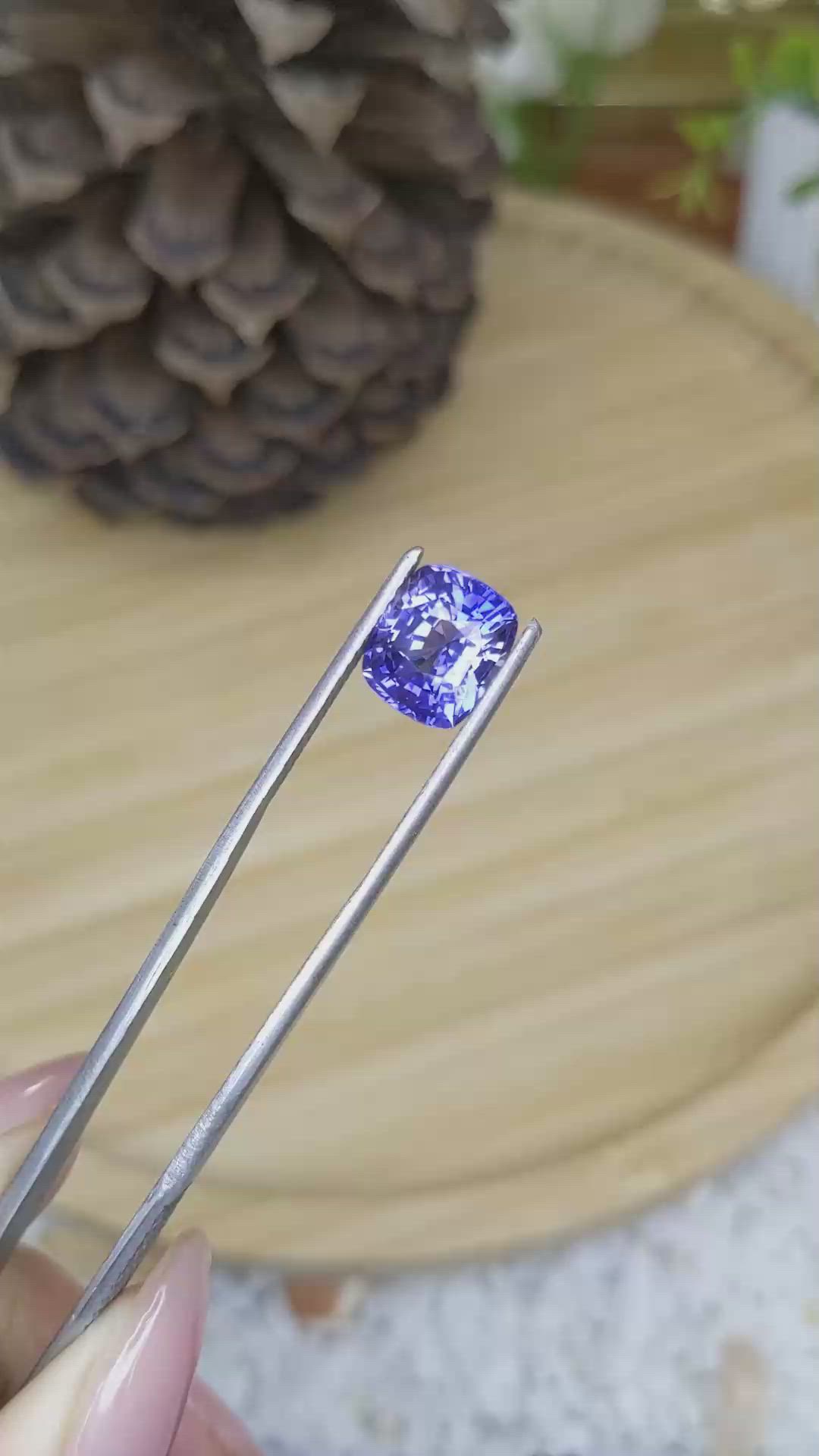 5.15 Ct. Violet Sapphire from Ceylon (Sri Lanka) Size Video