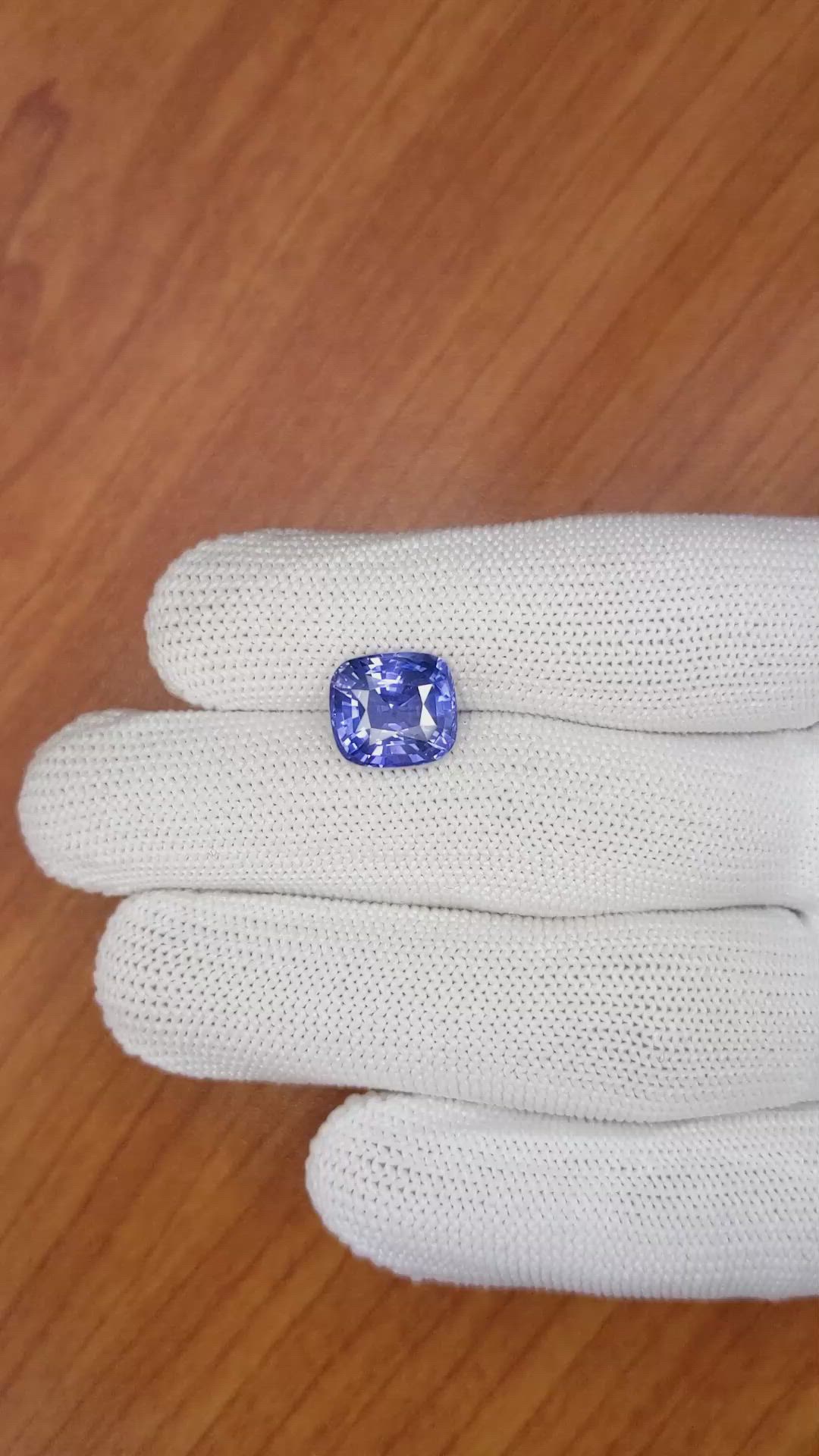 5.57 Ct. Violet Sapphire from Ceylon (Sri Lanka) Size Video