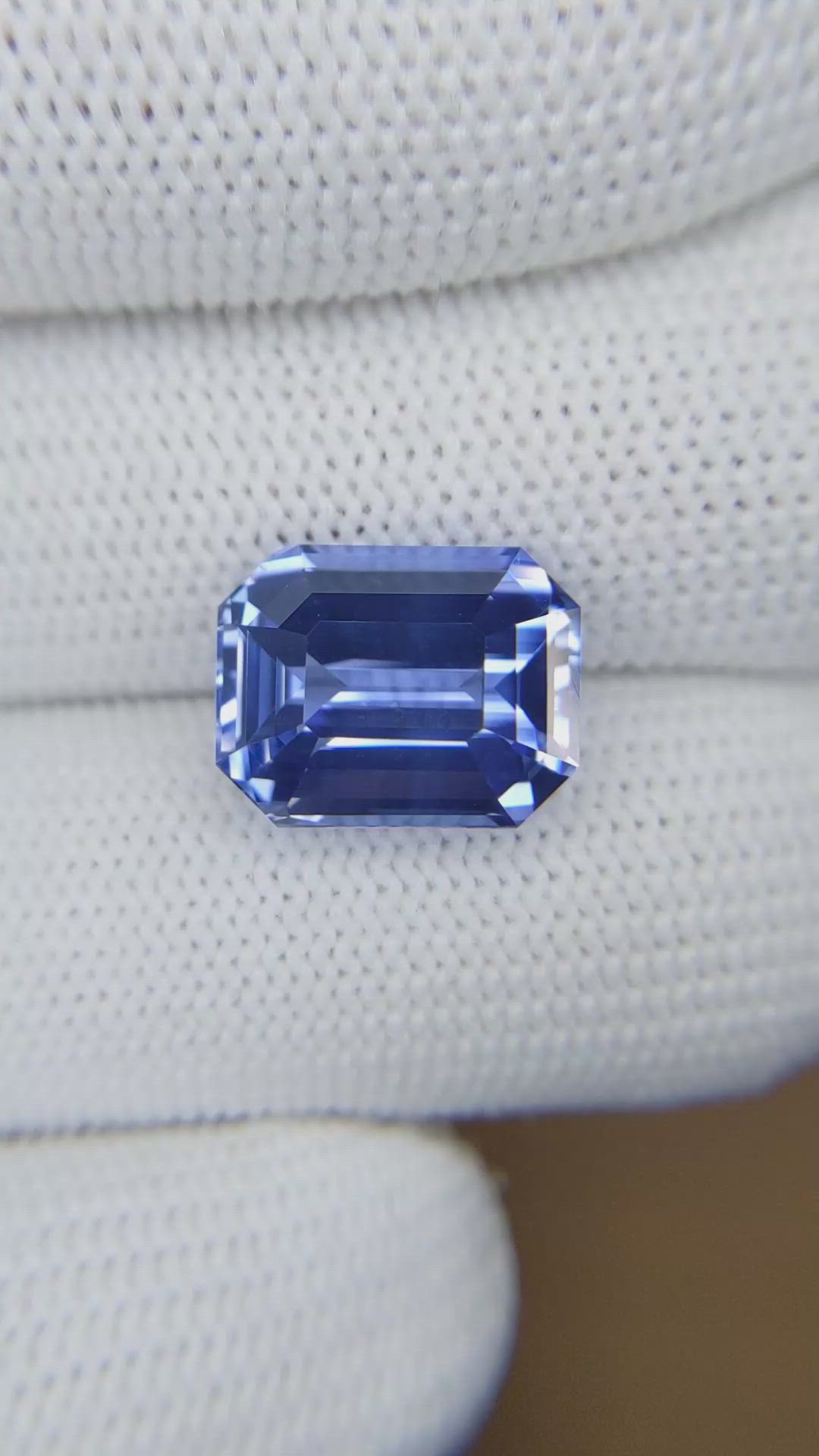 10.08 Ct. Blue Sapphire from Ceylon (Sri Lanka) Size Video