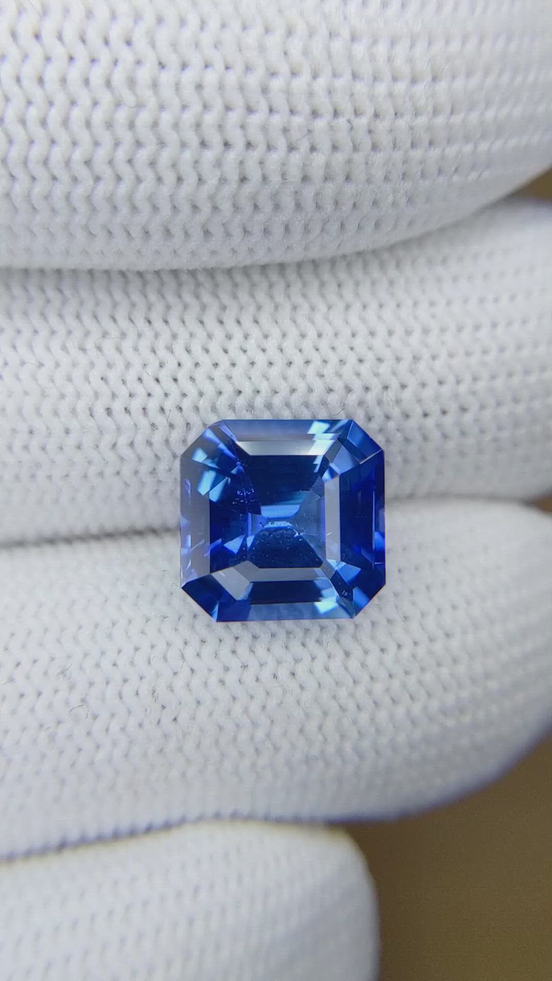 6.61 Ct. Blue Sapphire from Ceylon (Sri Lanka) Size Video