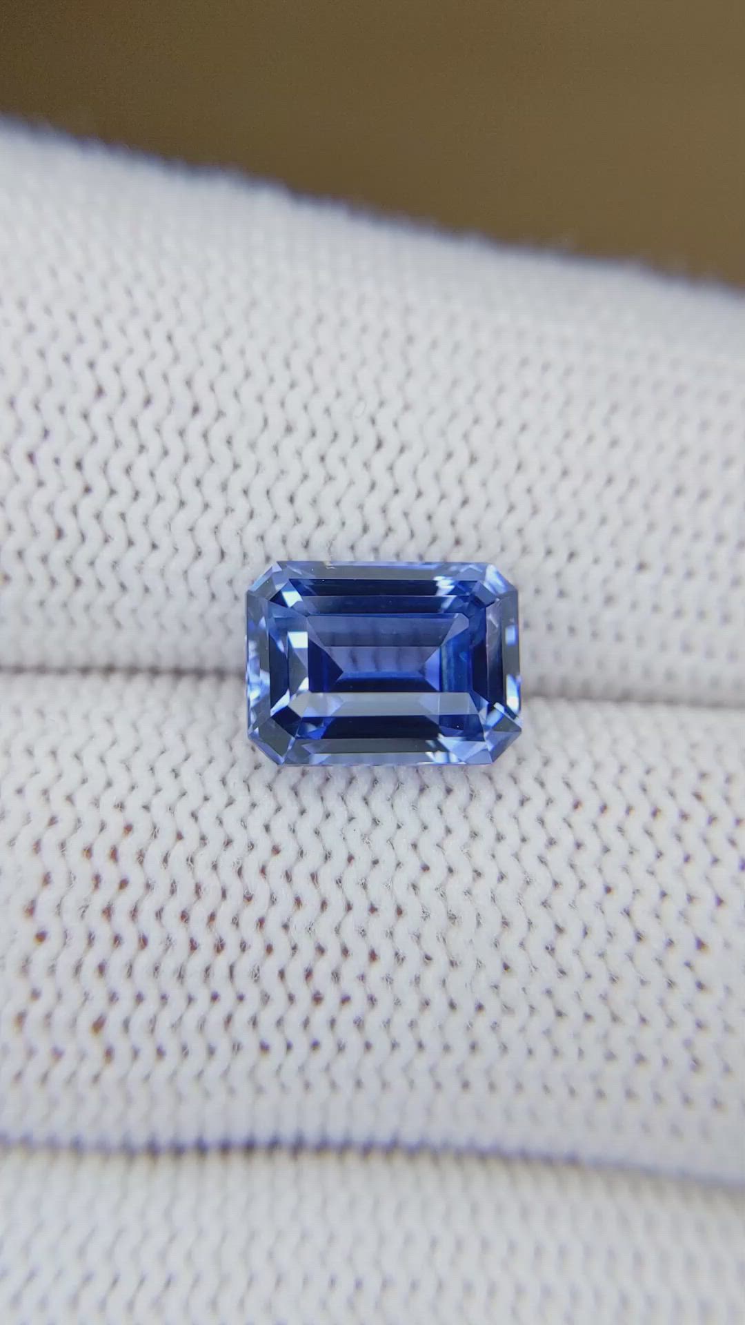 4.53 Ct. Blue Sapphire from Ceylon (Sri Lanka) Size Video