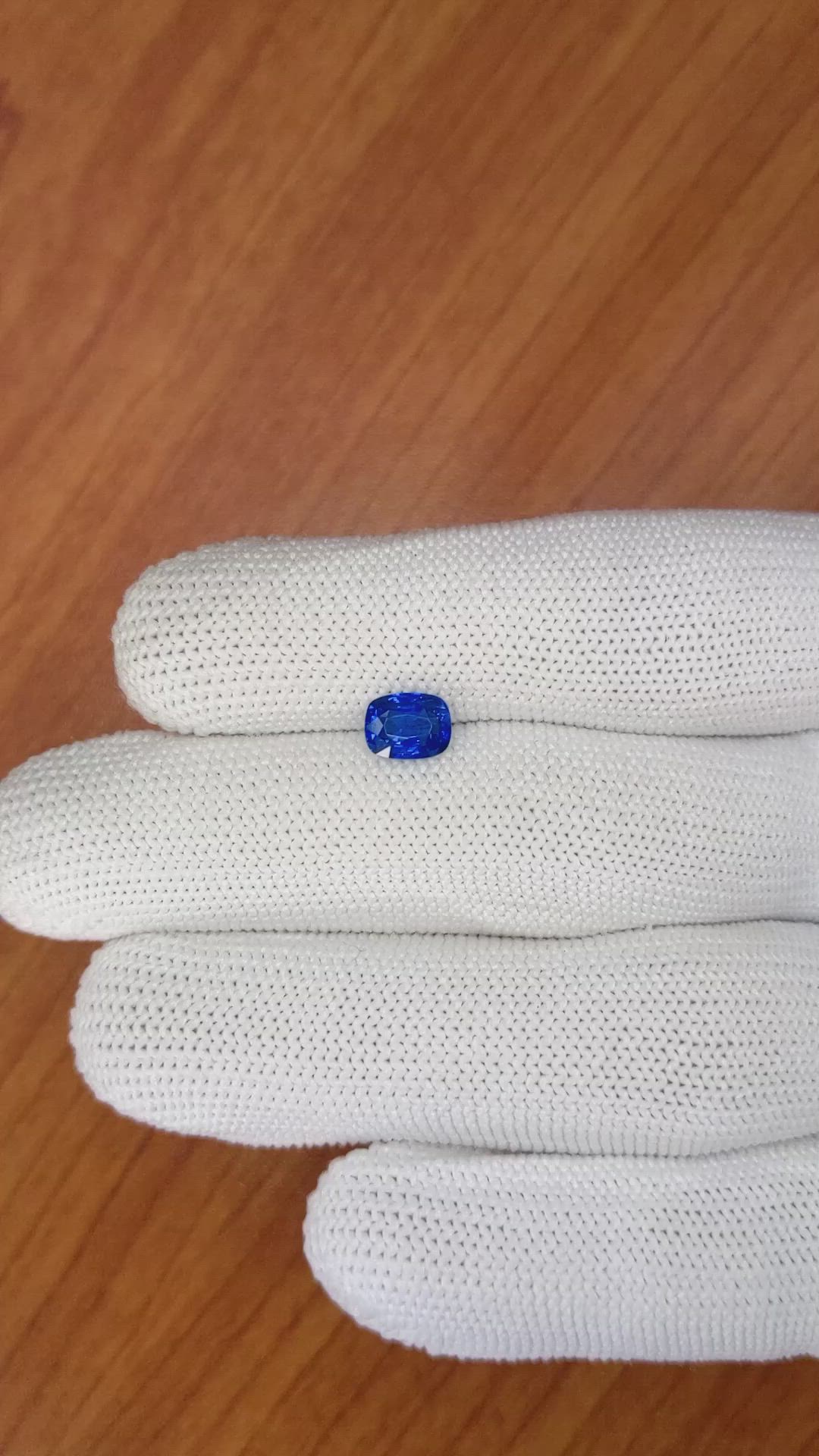 1.33 Ct. Blue Sapphire from Ceylon (Sri Lanka) Size Video