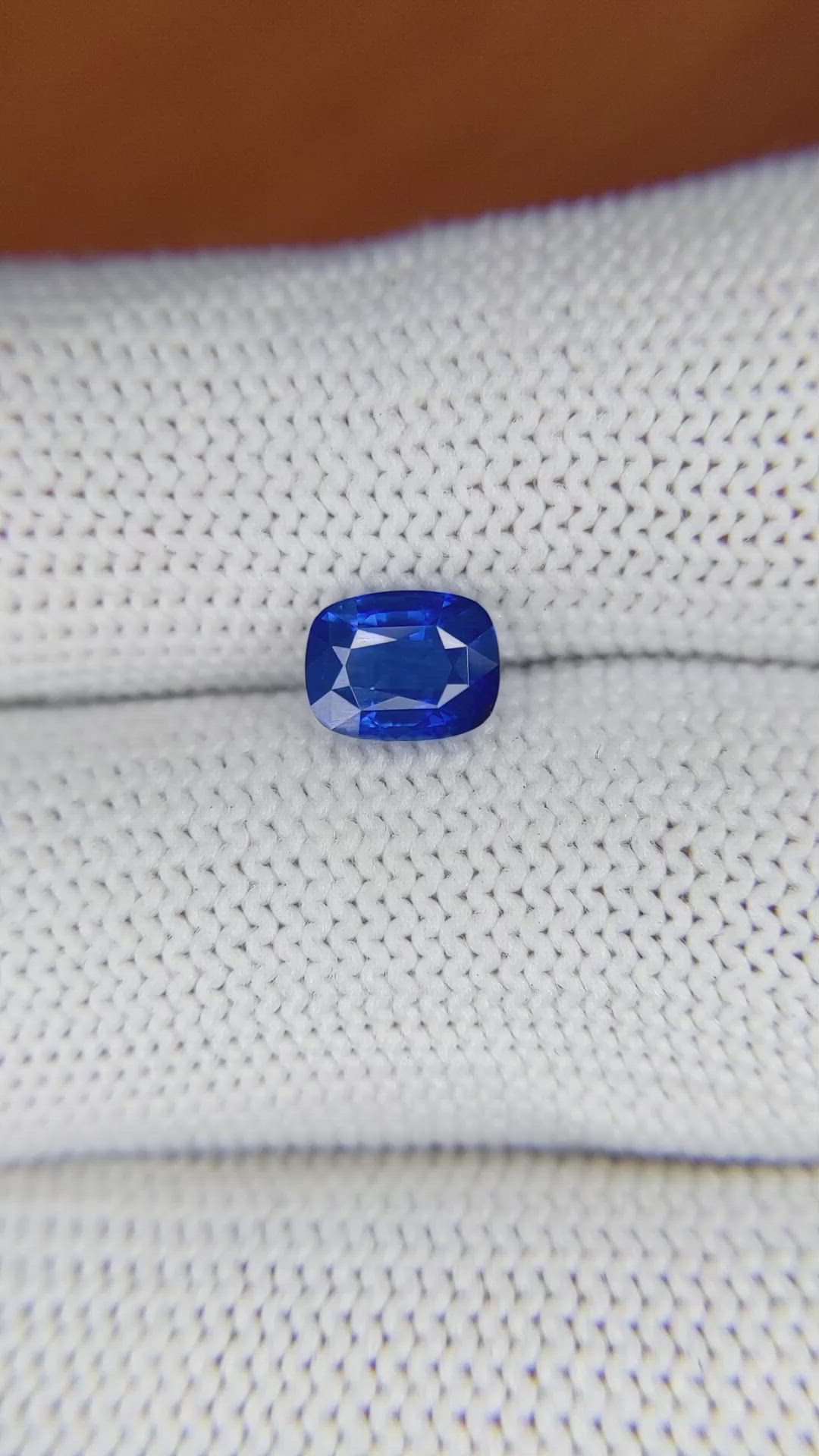 1.33 Ct. Blue Sapphire from Ceylon (Sri Lanka) Size Video