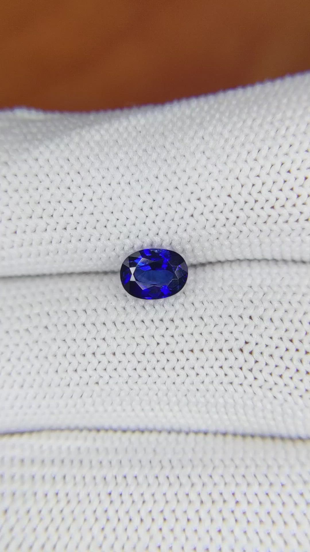 1.04 Ct. Blue Sapphire from Ceylon (Sri Lanka) Size Video