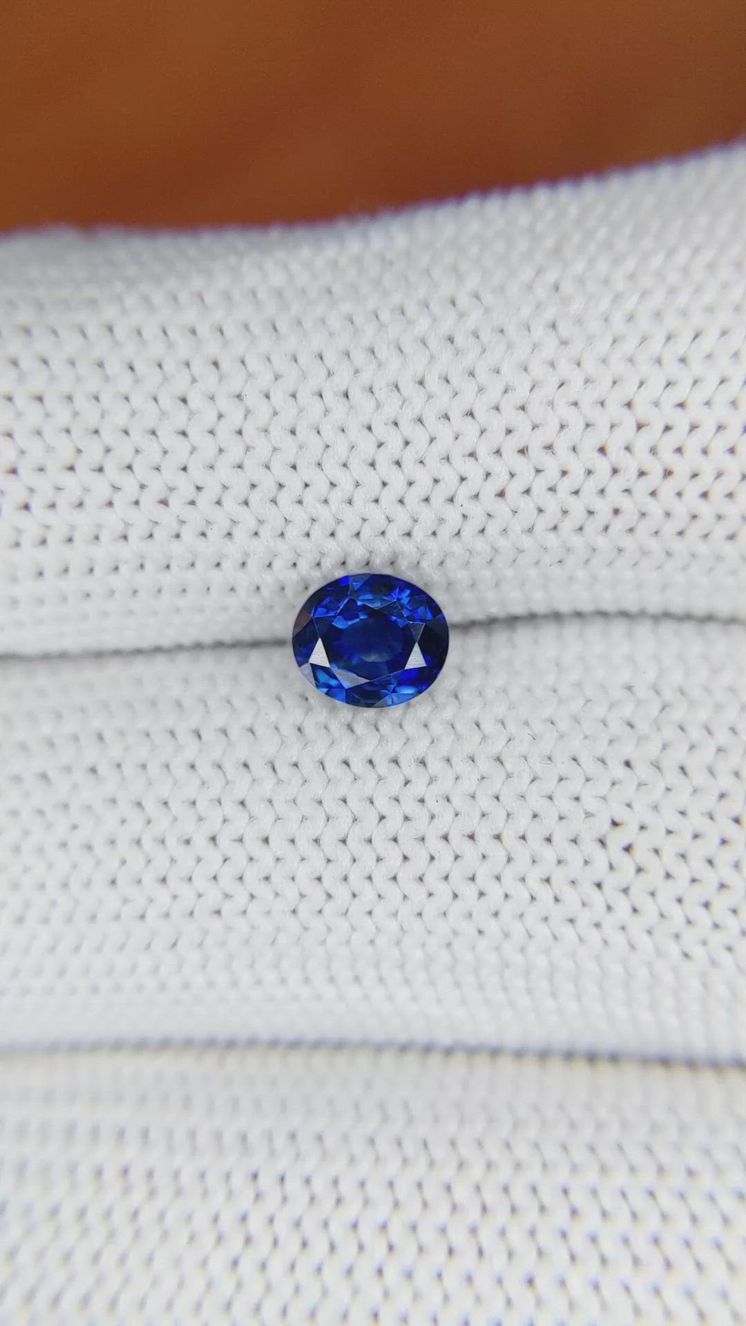 0.97 Ct. Blue Sapphire from Ceylon (Sri Lanka) Size Video