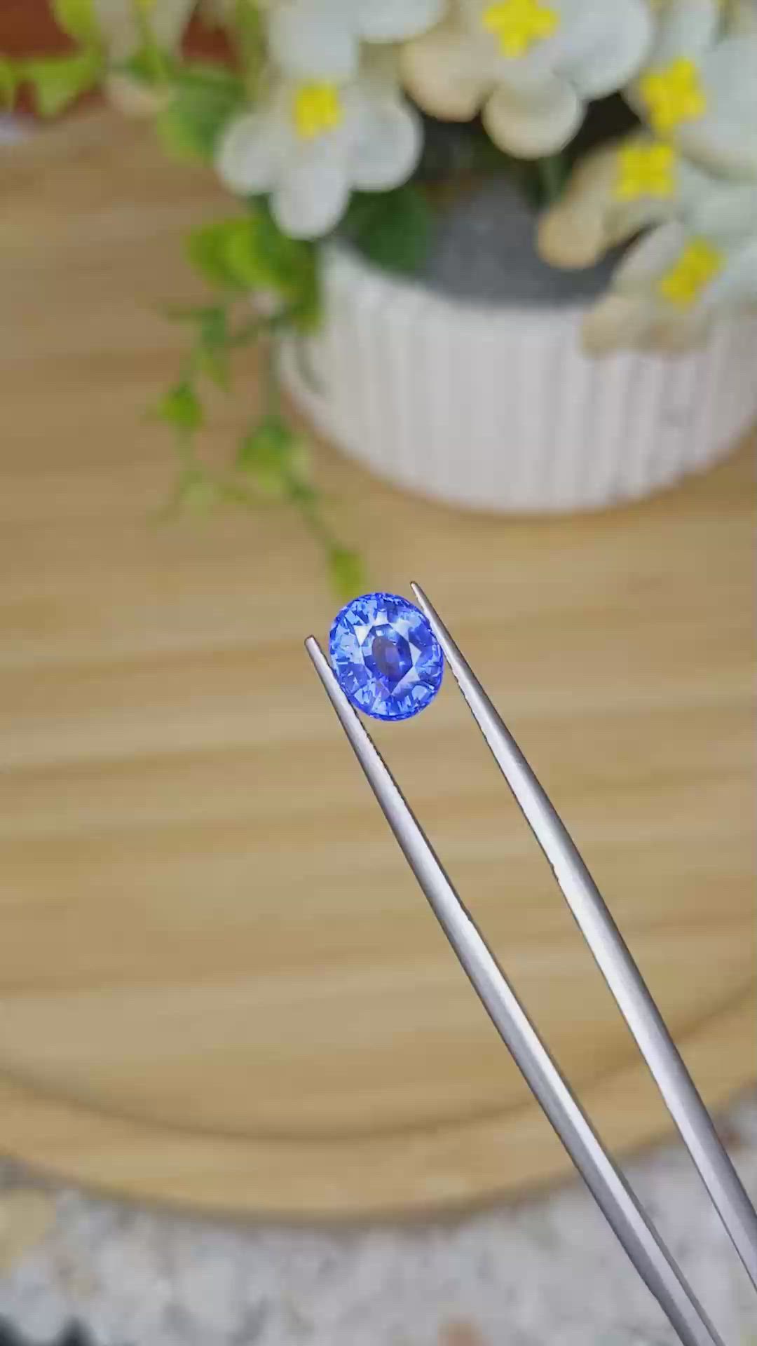 2.00 Ct. Blue Sapphire from Ceylon (Sri Lanka) Size Video