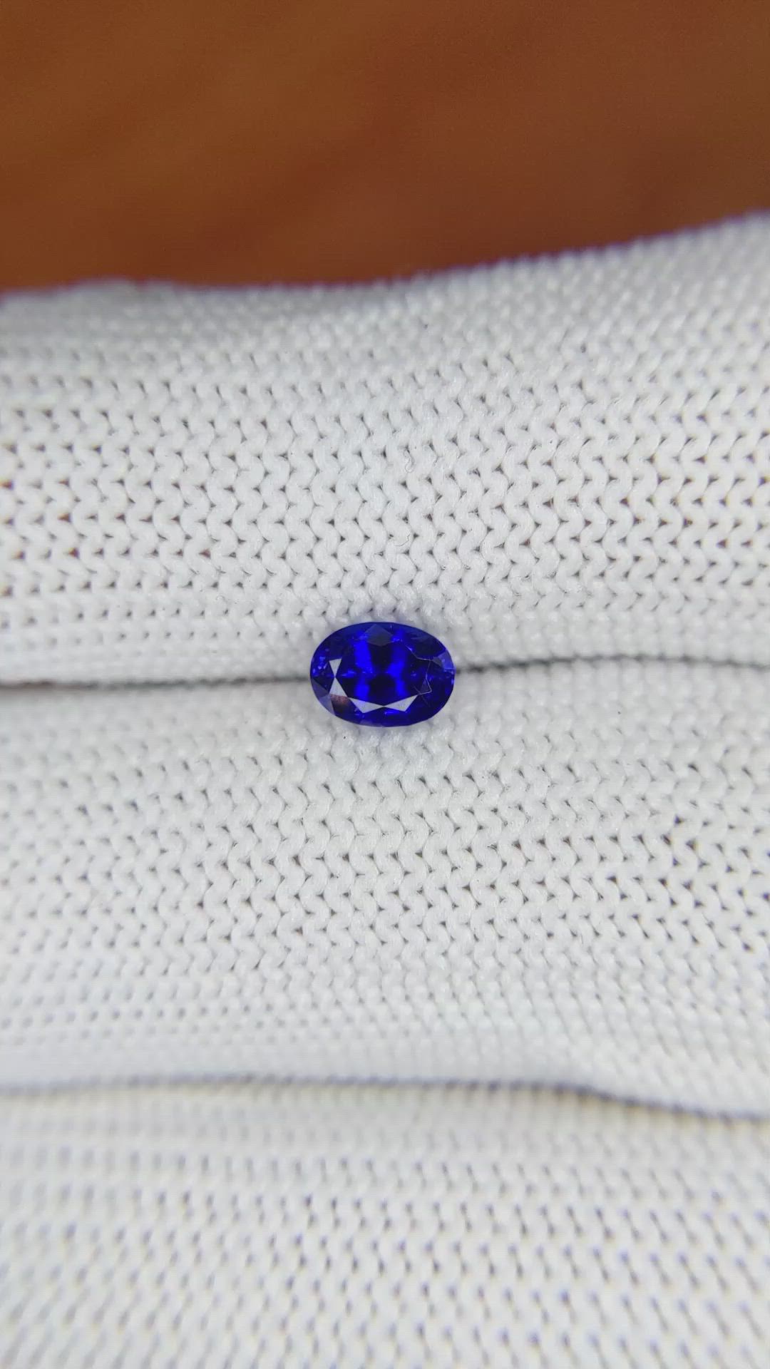 0.79 Ct. Blue Sapphire from Ceylon (Sri Lanka) Size Video