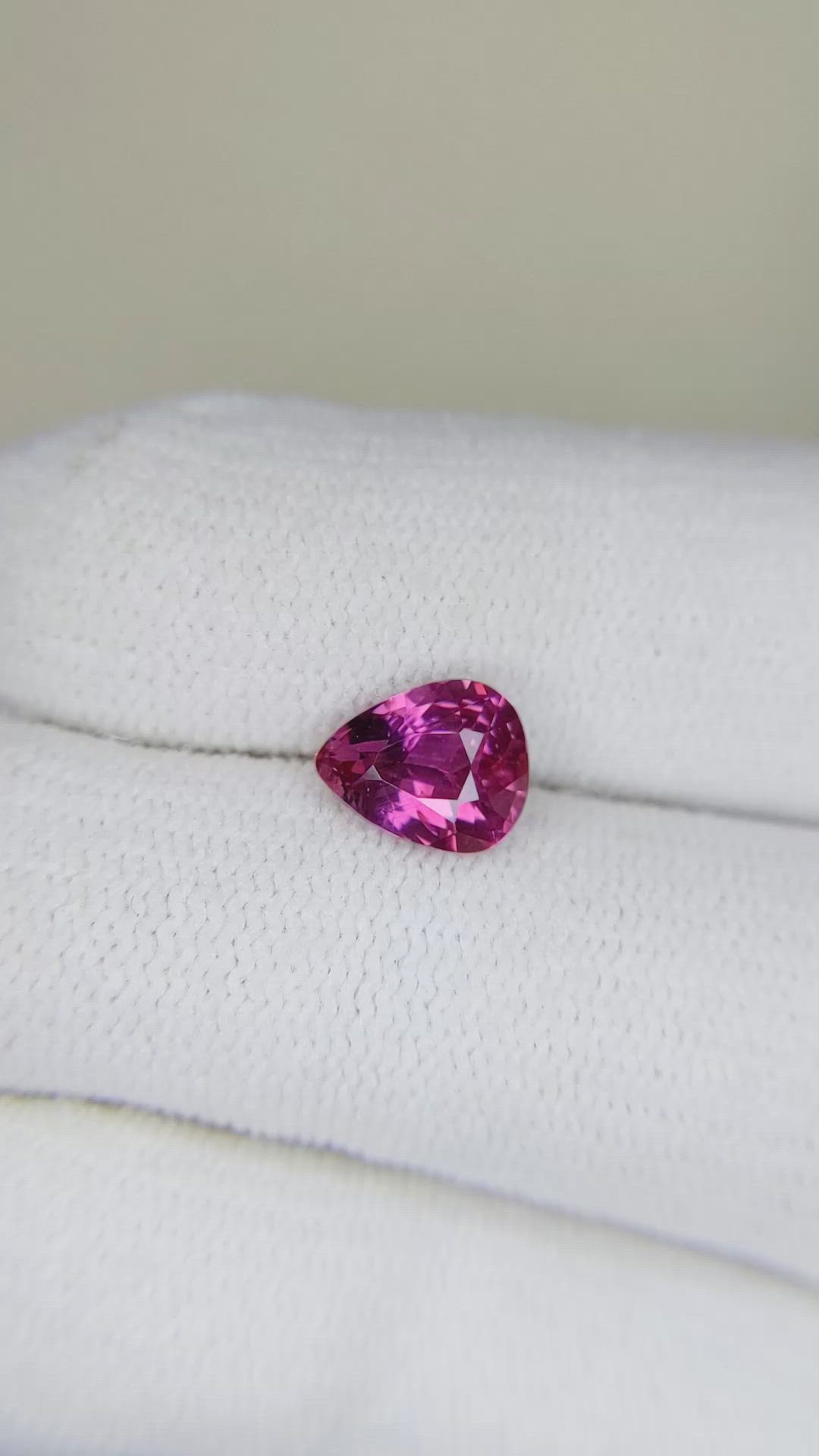 1.61 Ct. Purplish Pink Sapphire from Ceylon (Sri Lanka) Size Video