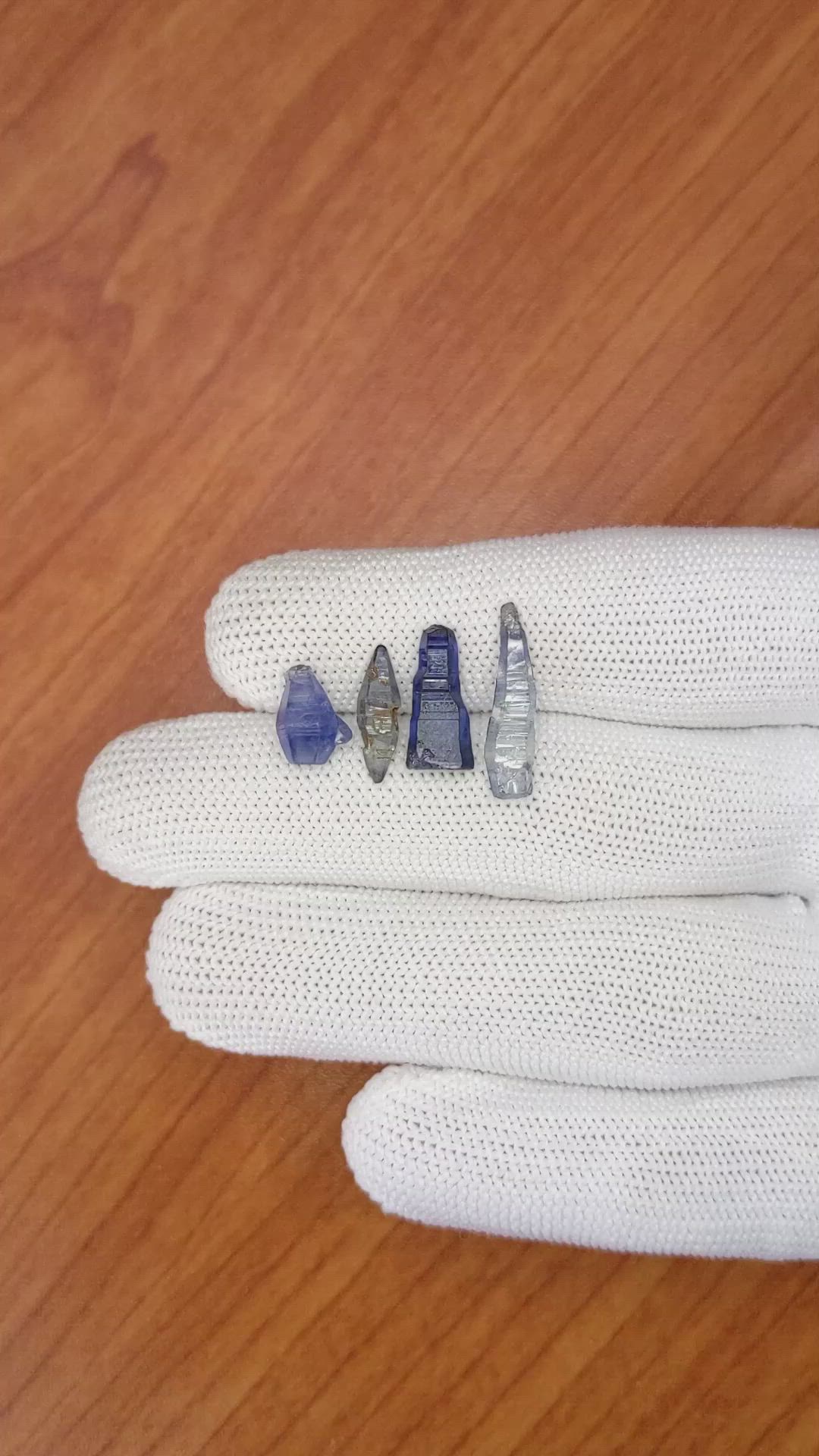 9.52 Ct. Blue Sapphire Crystal from Ceylon (Sri Lanka) Size Video