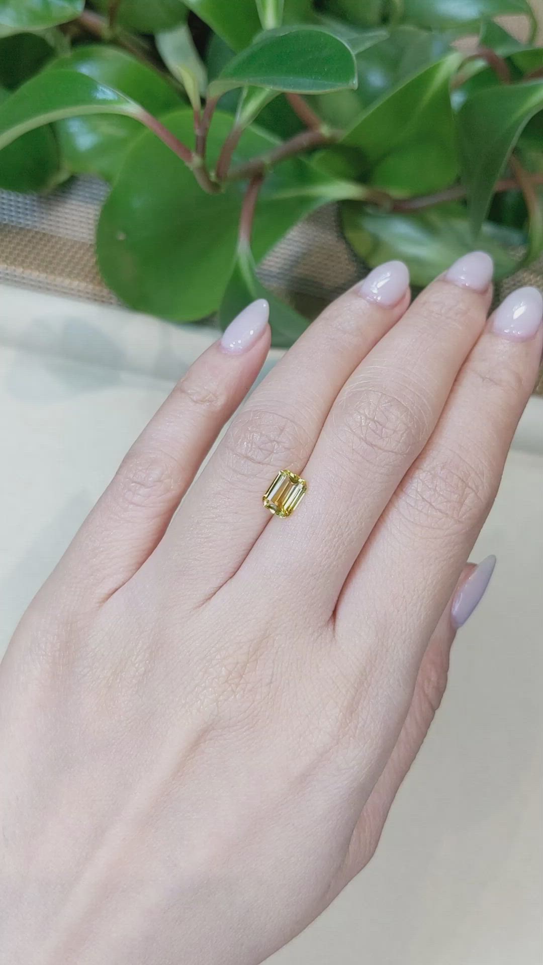 1.41 Ct. Yellow Sapphire from Ceylon (Sri Lanka) Size Video