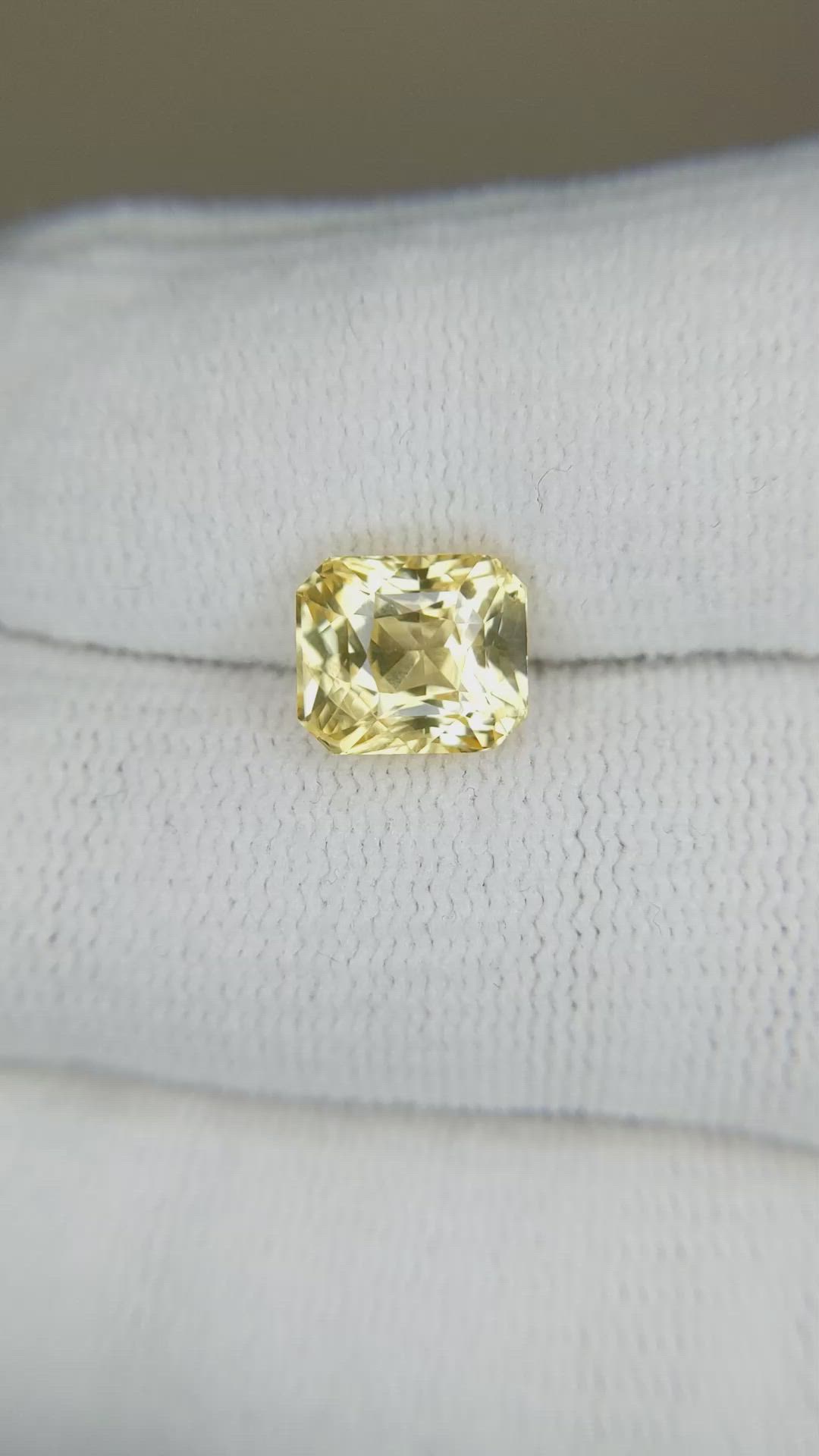 3.55 Ct. Yellow Sapphire from Ceylon (Sri Lanka) Size Video