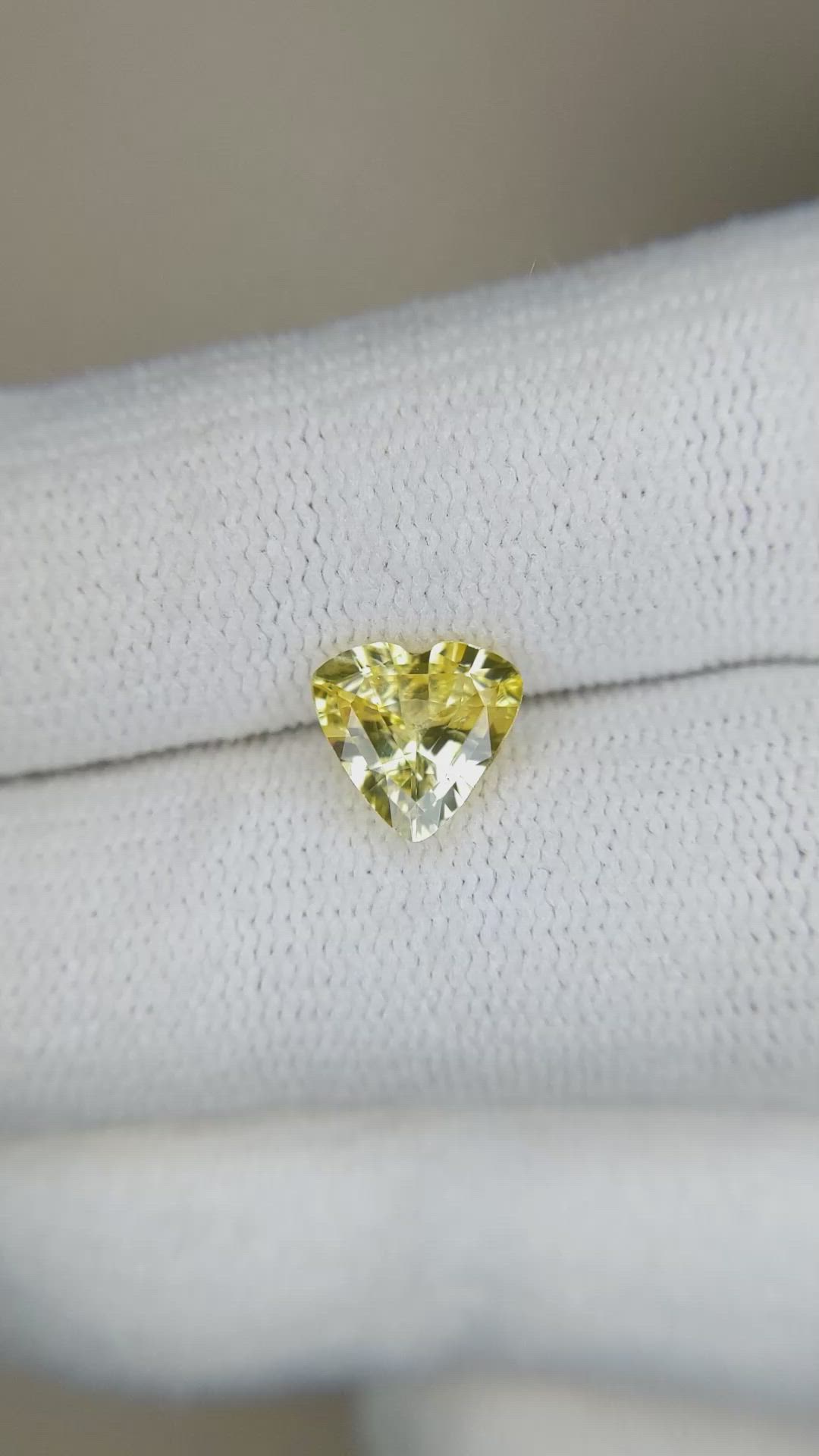 1.36 Ct. Yellow Sapphire from Ceylon (Sri Lanka) Size Video
