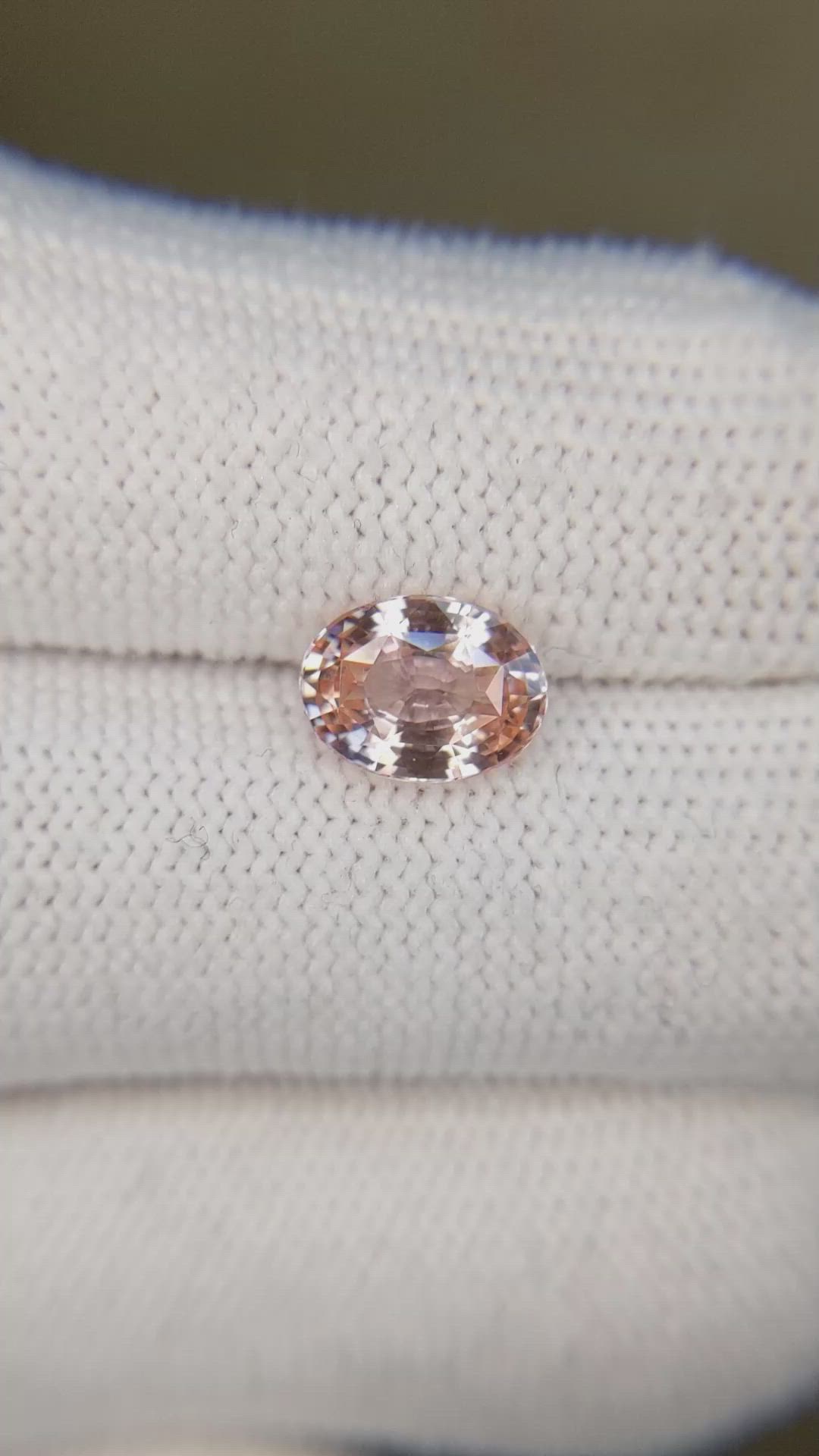 2.25 Ct. Padparadscha Sapphire from Ceylon (Sri Lanka) Size Video