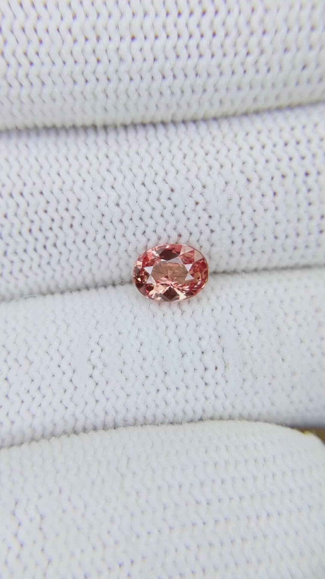 1.00 Ct. Padparadscha Sapphire from Ceylon (Sri Lanka) Size Video