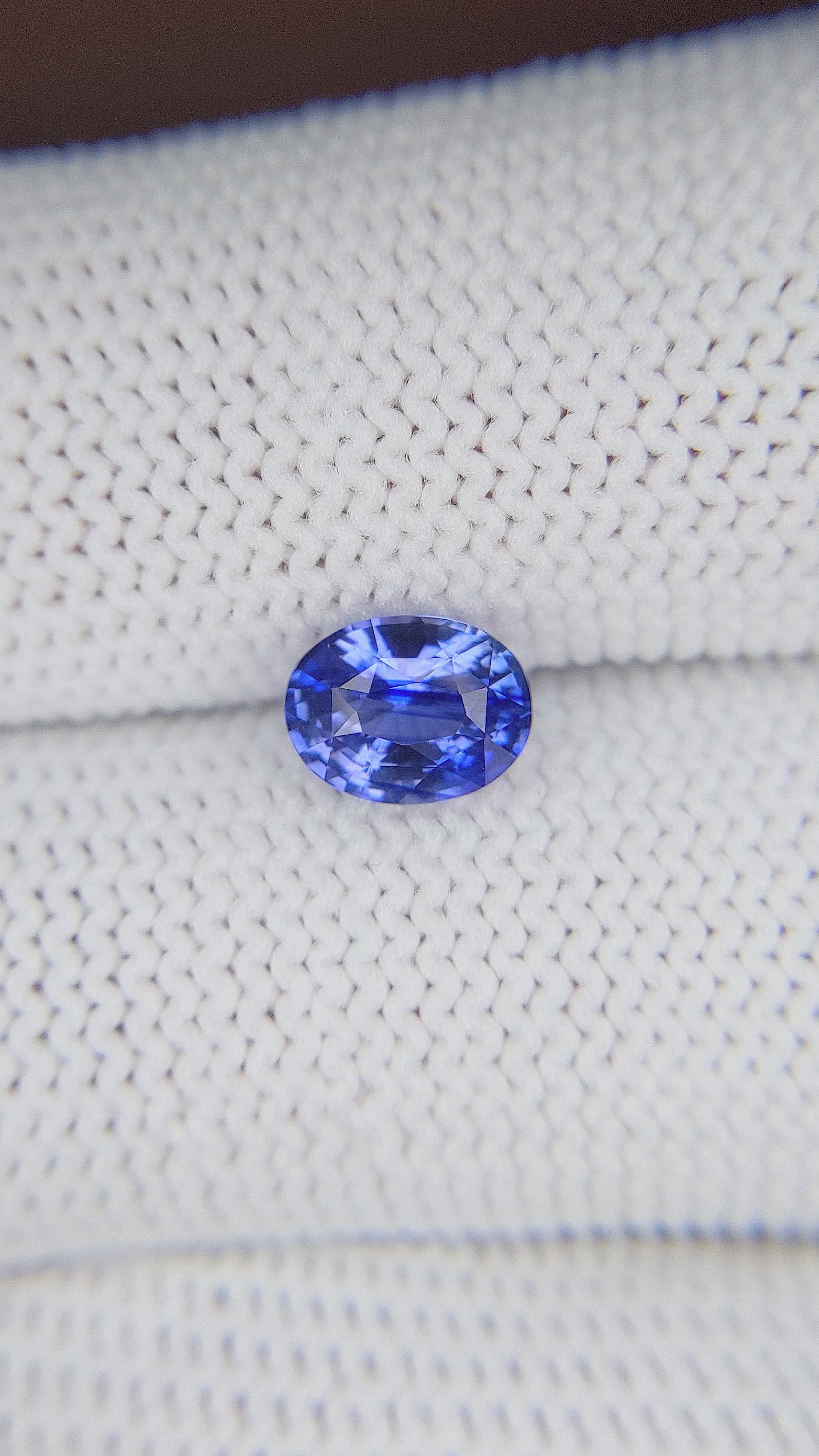 1.53 Ct. Blue Sapphire from Ceylon (Sri Lanka) Size Video