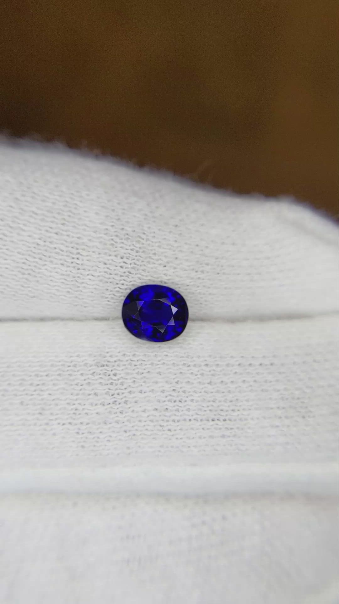 0.97 Ct. Sapphire from Ceylon (Sri Lanka) Size Video