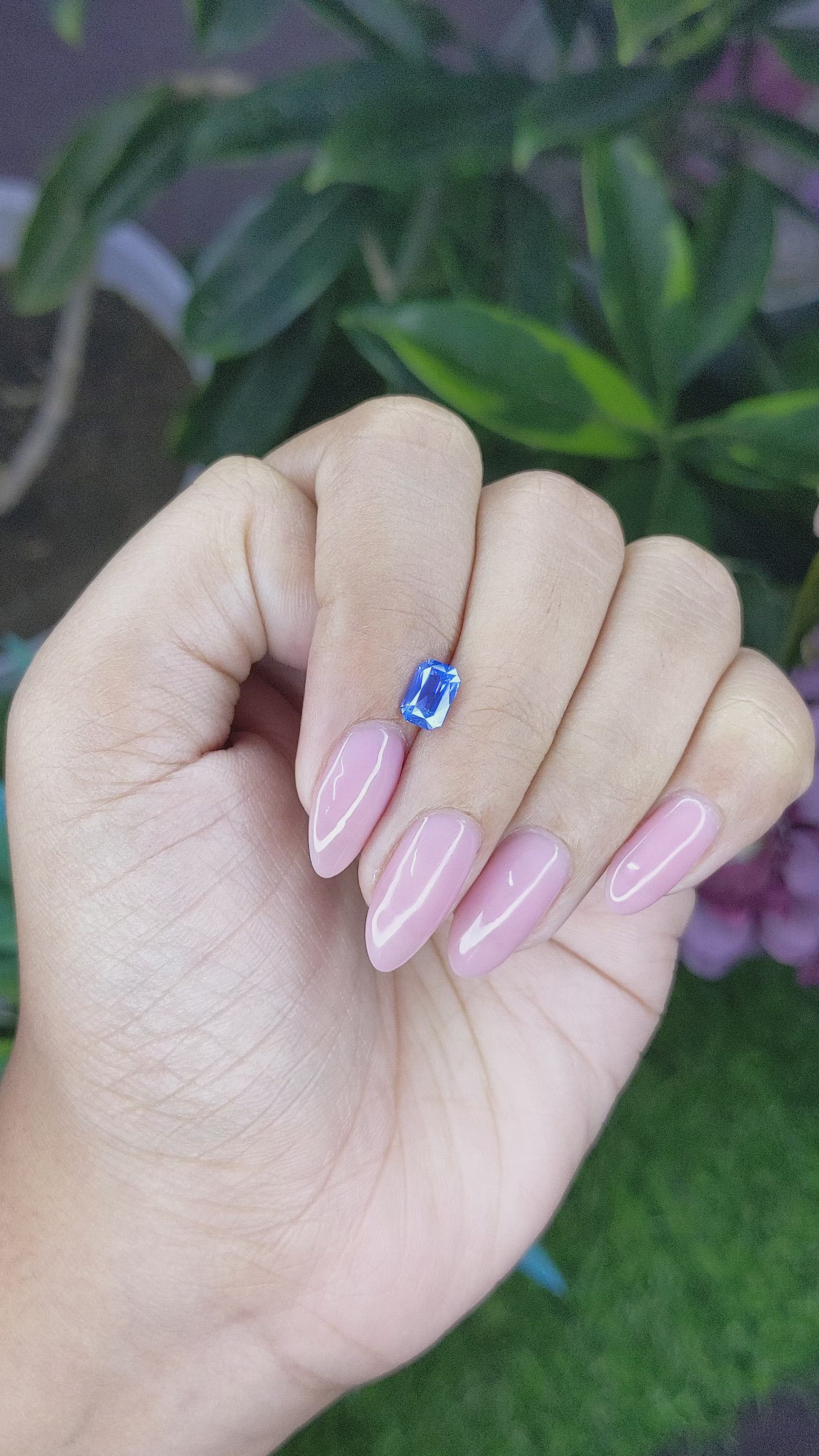 1.04 Ct. Blue Sapphire from Ceylon (Sri Lanka) Size Video