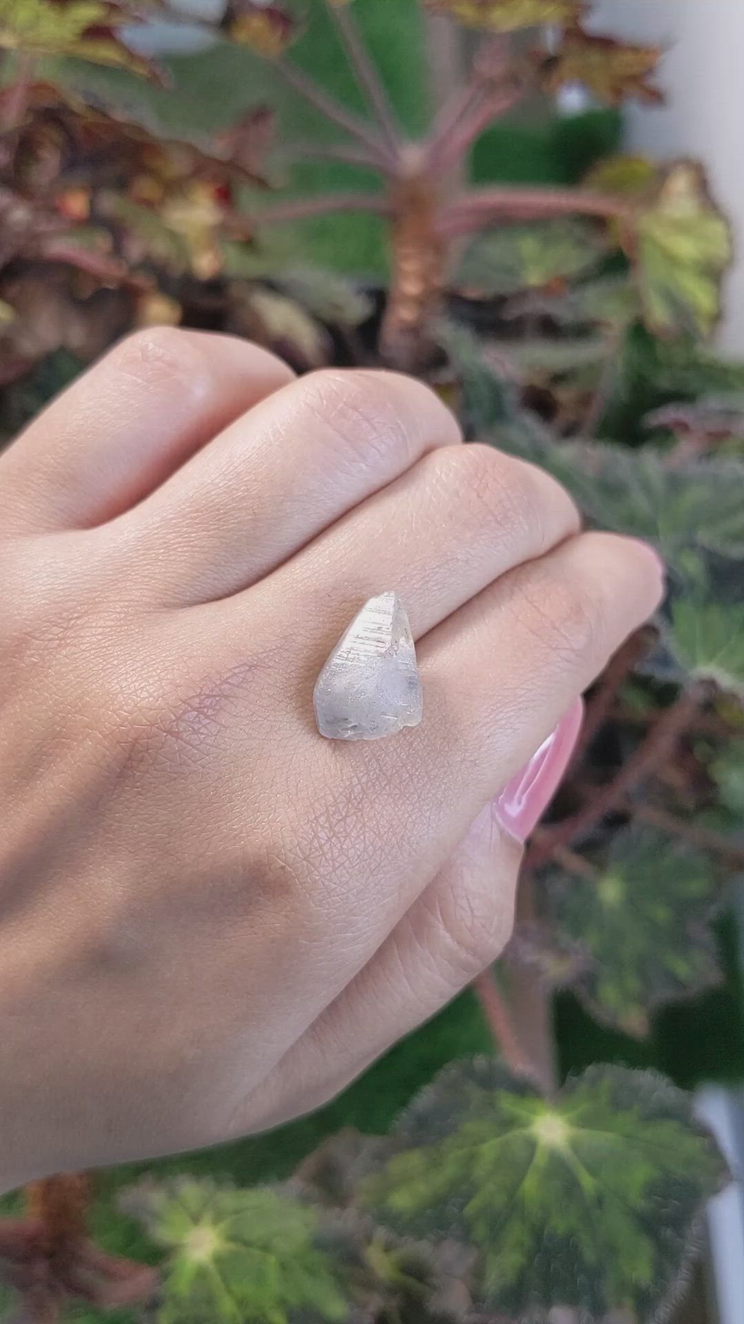 14.61 Ct. Bluish Grey Sapphire Crystal from Ceylon (Sri Lanka) Size Video