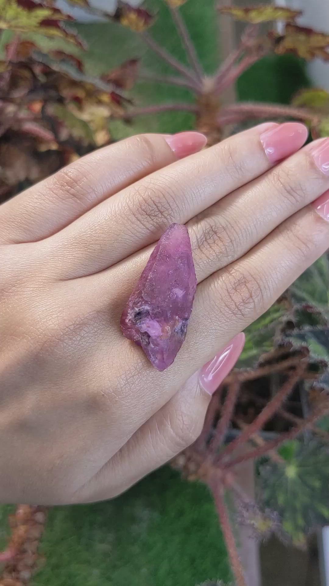 55.87 Ct. Pinkish Purple Sapphire Crystal from Ceylon (Sri Lanka) Size Video