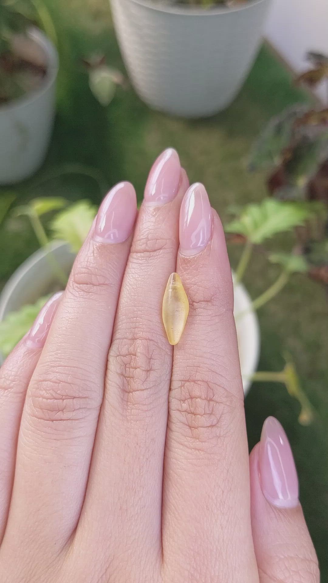 3.72 Ct. Yellow Sapphire Crystal from Ceylon (Sri Lanka) Size Video