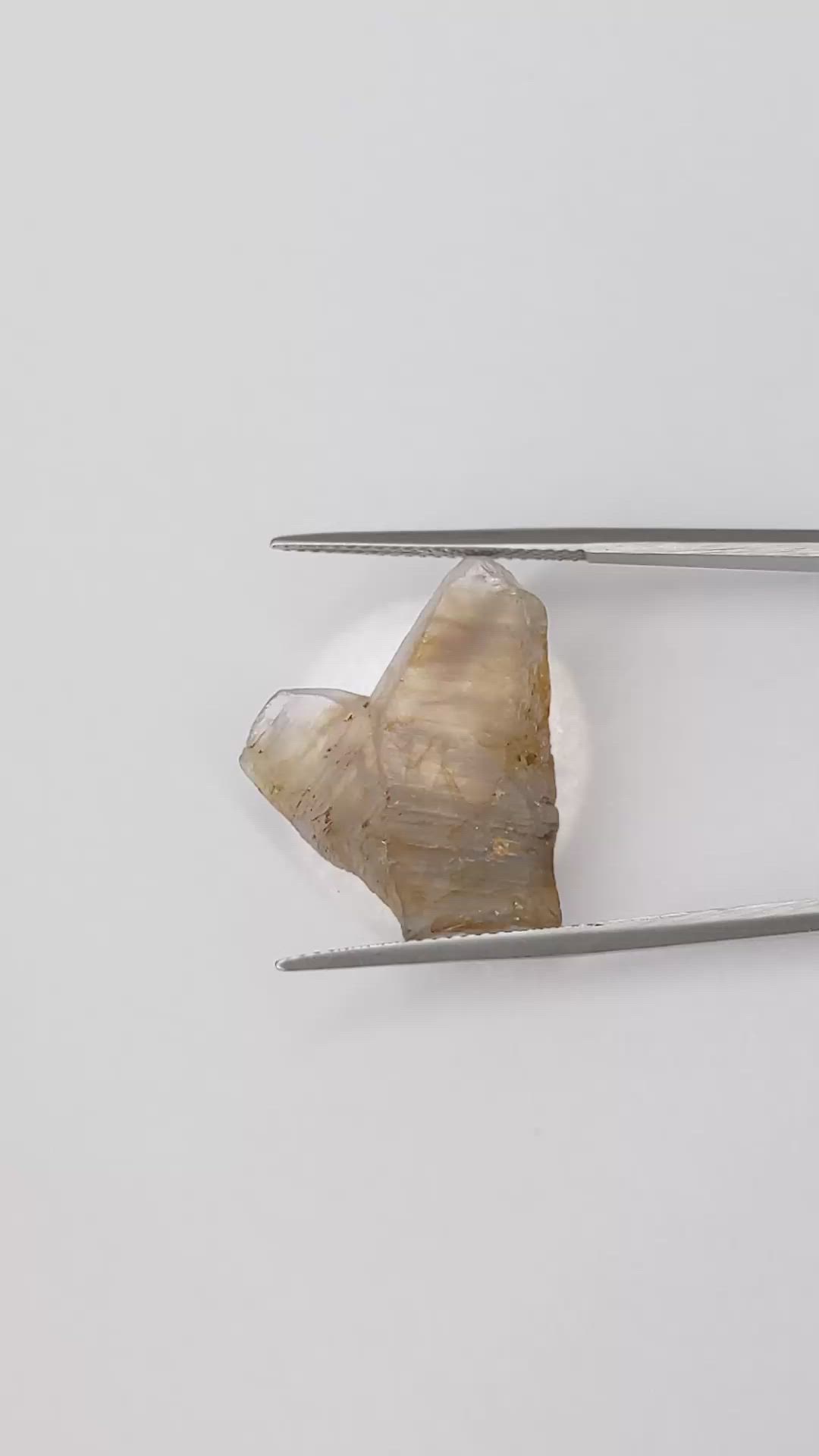 23.25 Ct. Blue Sapphire Crystal from Ceylon (Sri Lanka) Size Video