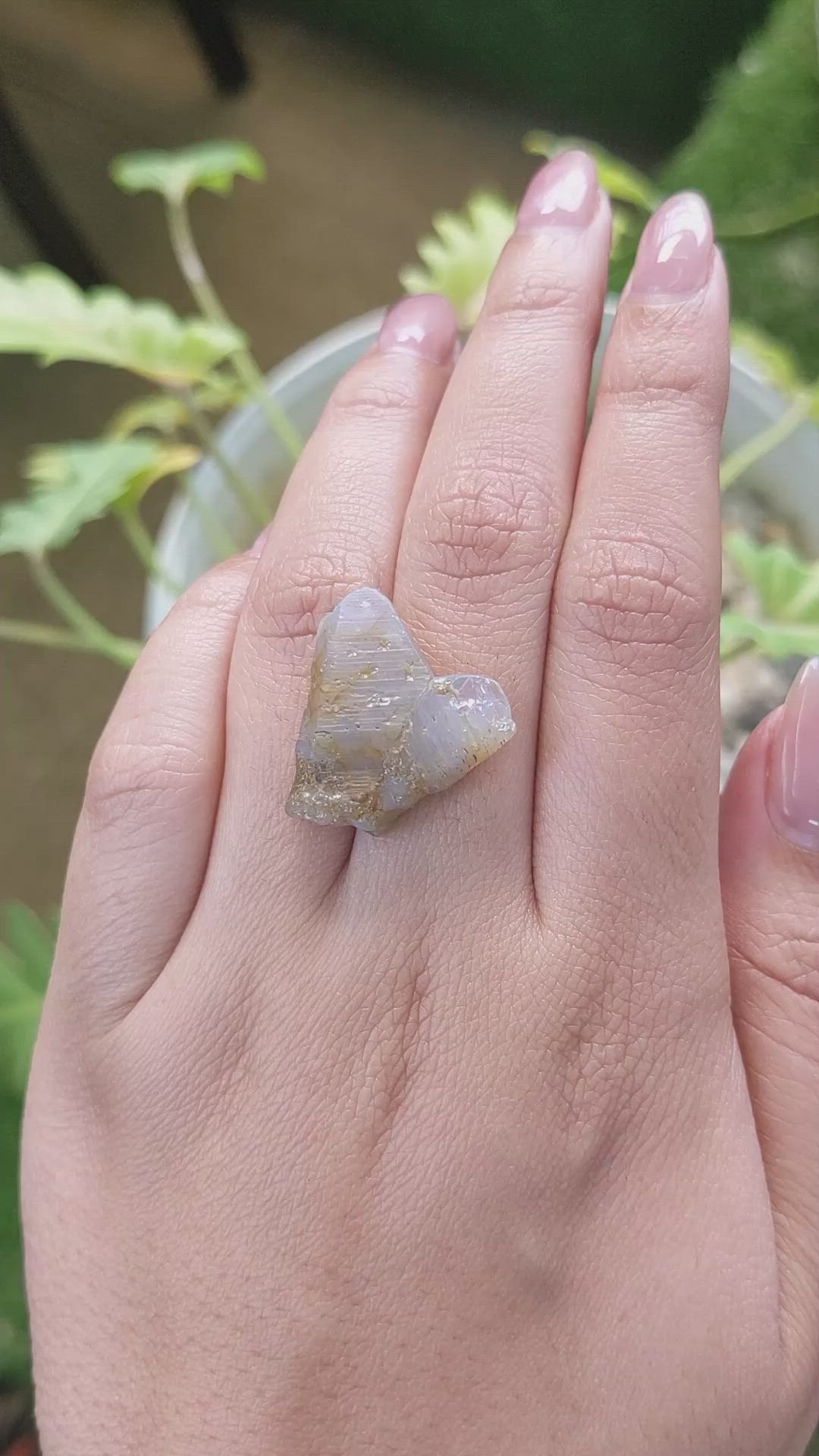 23.25 Ct. Blue Sapphire Crystal from Ceylon (Sri Lanka) Size Video