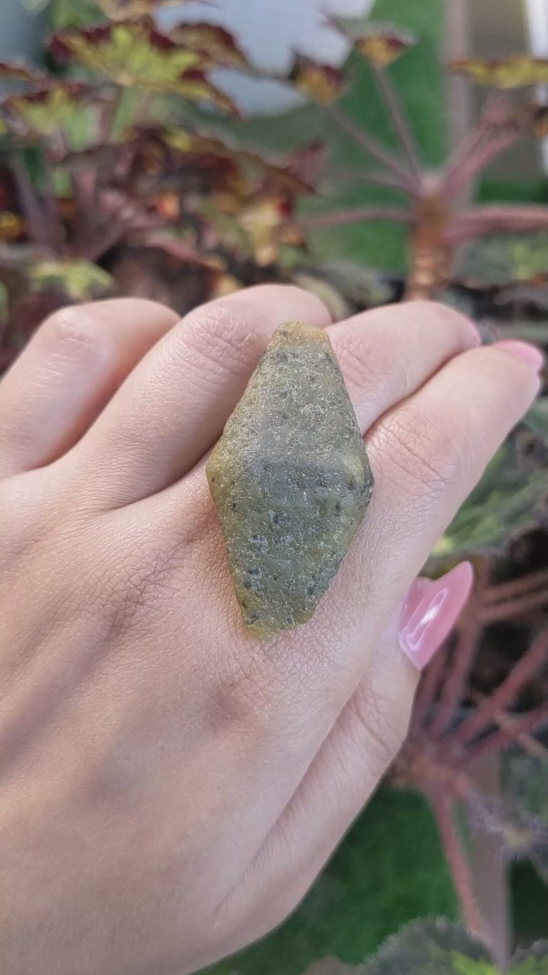 105.03 Ct. Grey Sapphire Crystal from Ceylon (Sri Lanka) Size Video