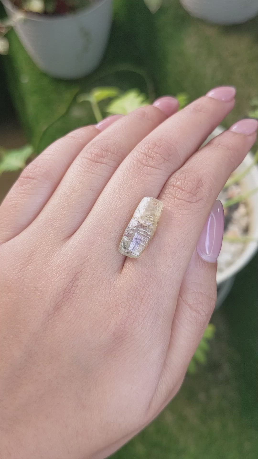 11.72 Ct. Yellow Sapphire Crystal from Ceylon (Sri Lanka) Size Video