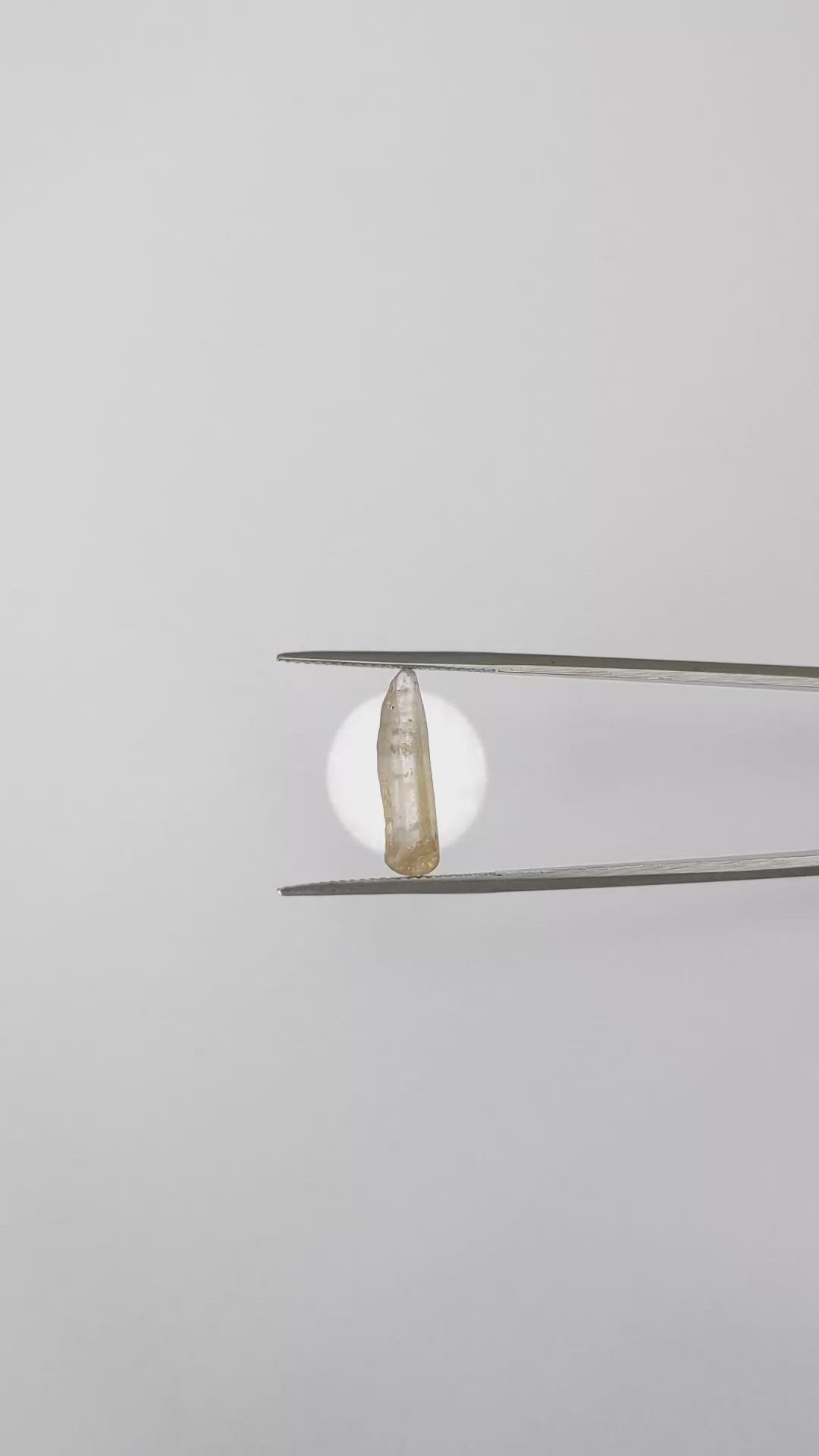 4.18 Ct. Yellow Sapphire Crystal from Ceylon (Sri Lanka) Size Video