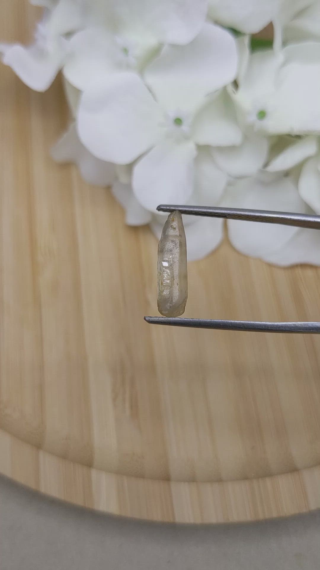 4.18 Ct. Yellow Sapphire Crystal from Ceylon (Sri Lanka) Size Video