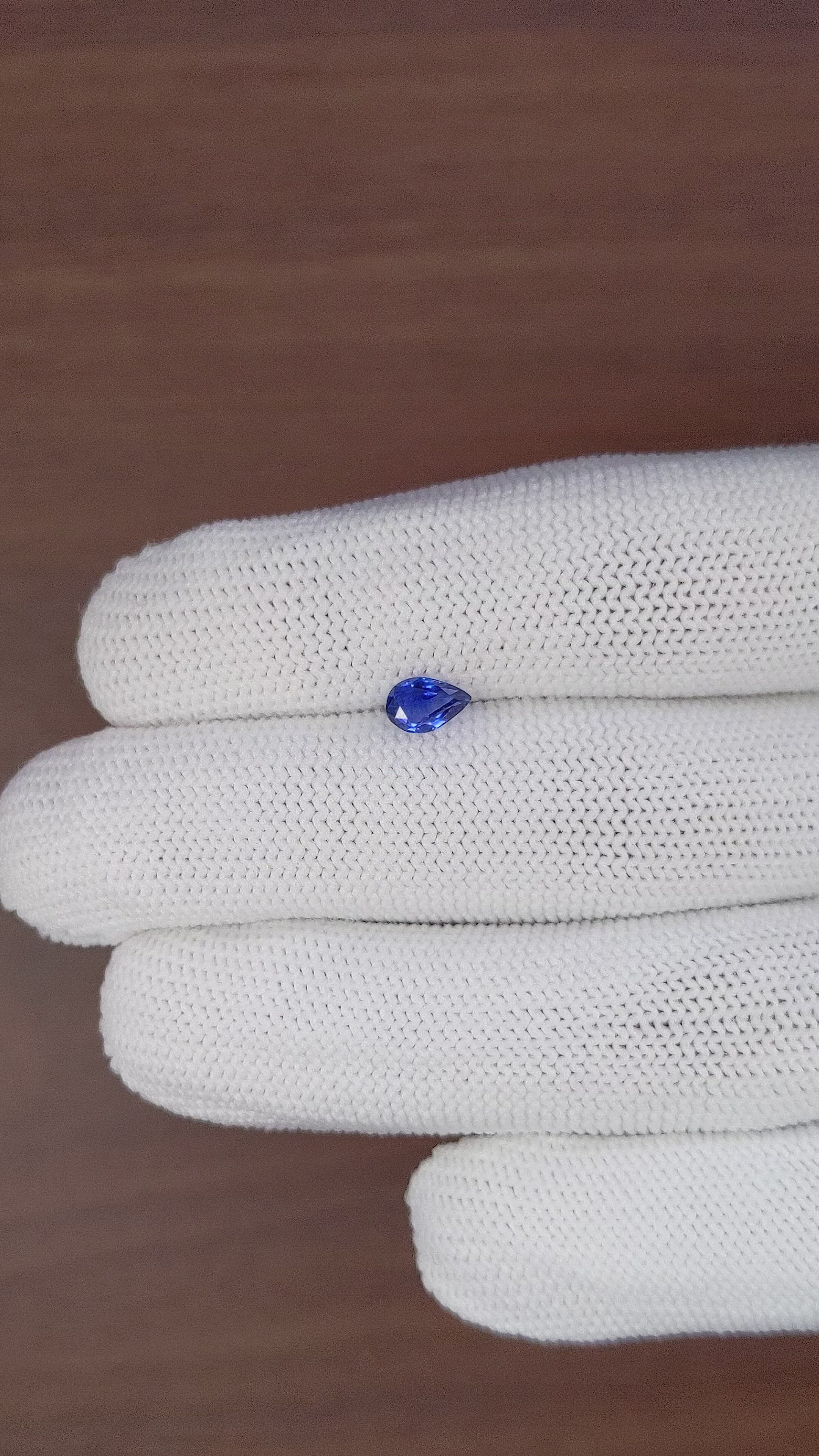 0.70 Ct. Blue Sapphire from Ceylon (Sri Lanka) Size Video