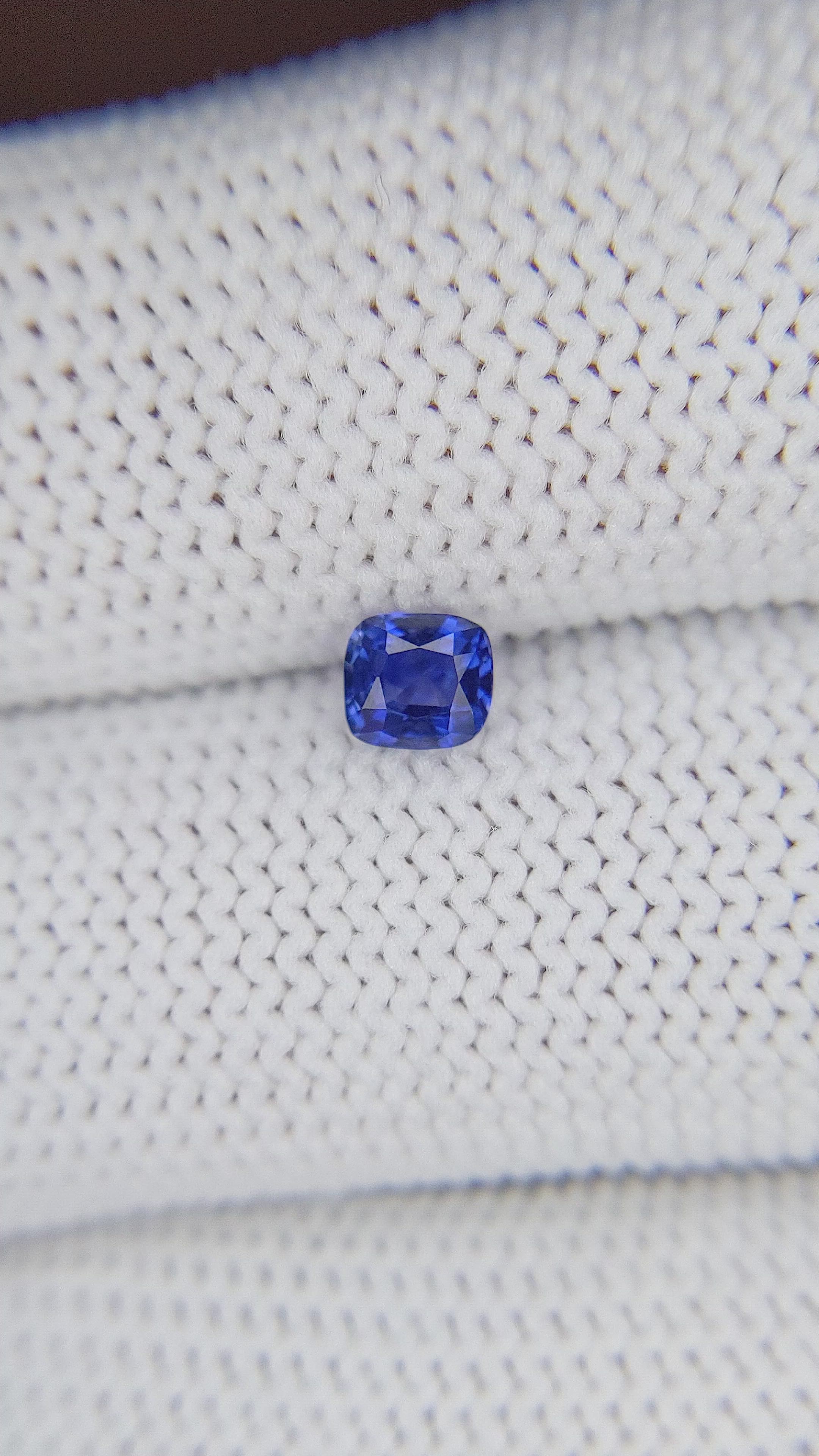 0.45 Ct. Blue Sapphire from Ceylon (Sri Lanka) Size Video
