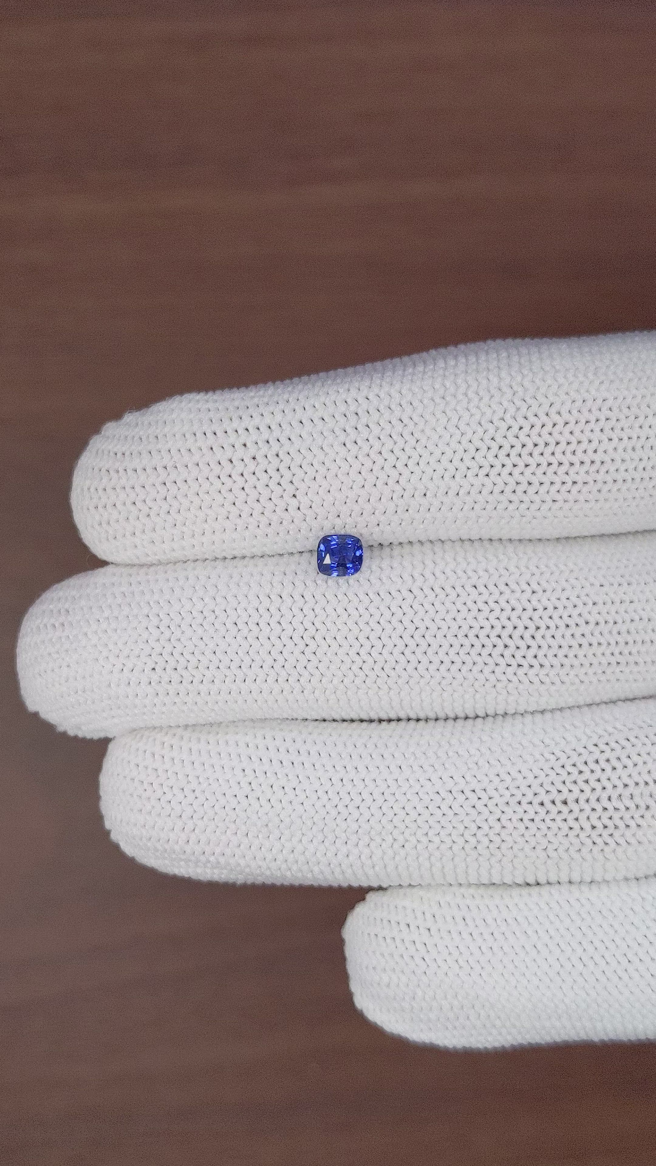 0.45 Ct. Blue Sapphire from Ceylon (Sri Lanka) Size Video