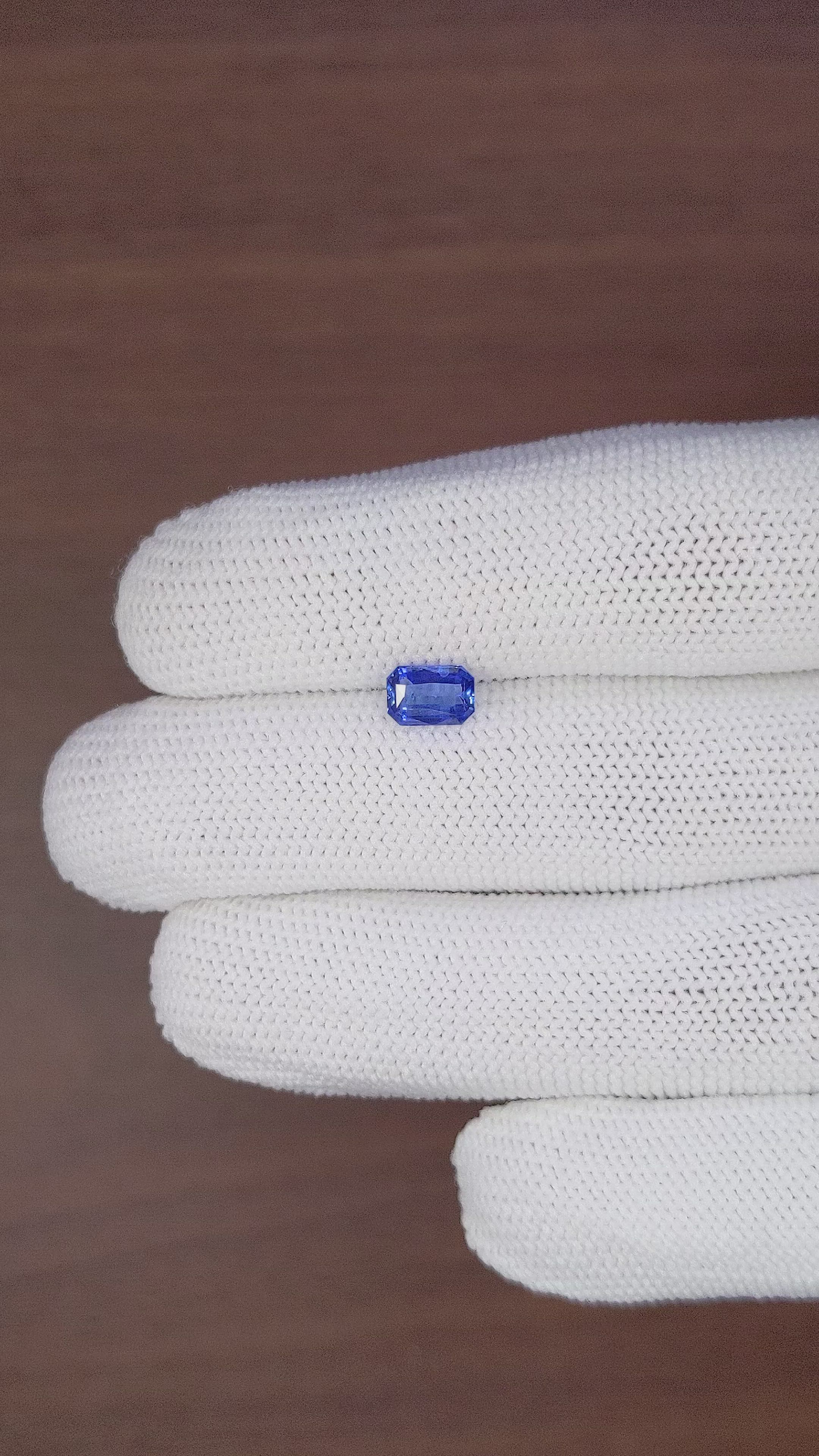 1.01 Ct. Blue Sapphire from Ceylon (Sri Lanka) Size Video